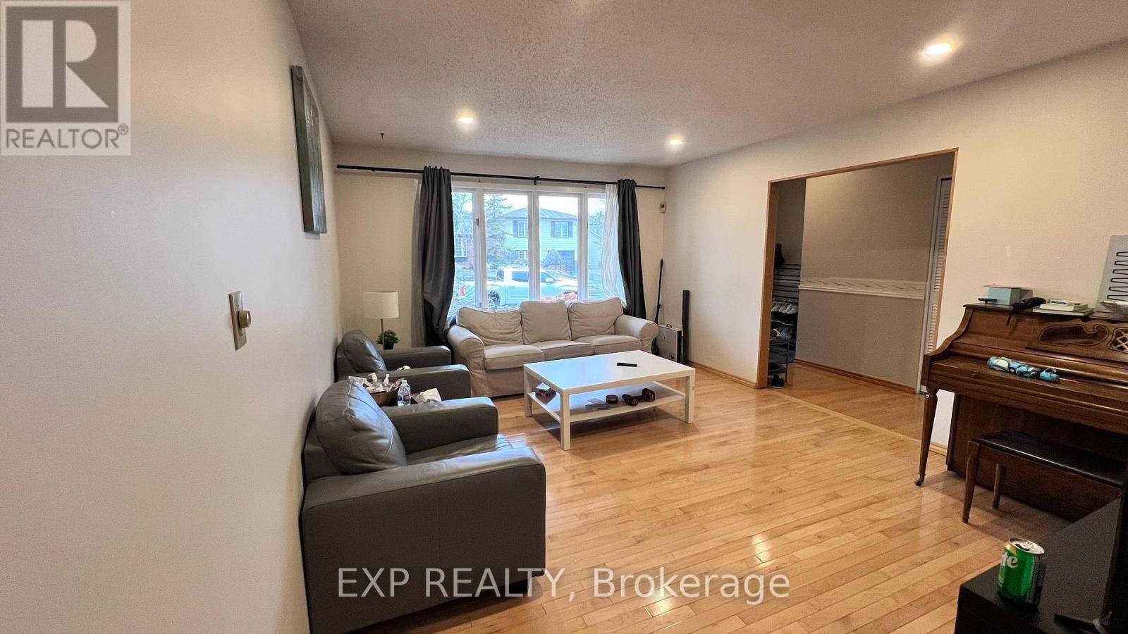 












960 CAHILL DRIVE

,
Ottawa,




Ontario
K1V9H8

