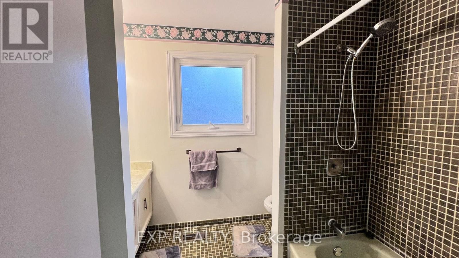 












960 CAHILL DRIVE

,
Ottawa,




Ontario
K1V9H8

