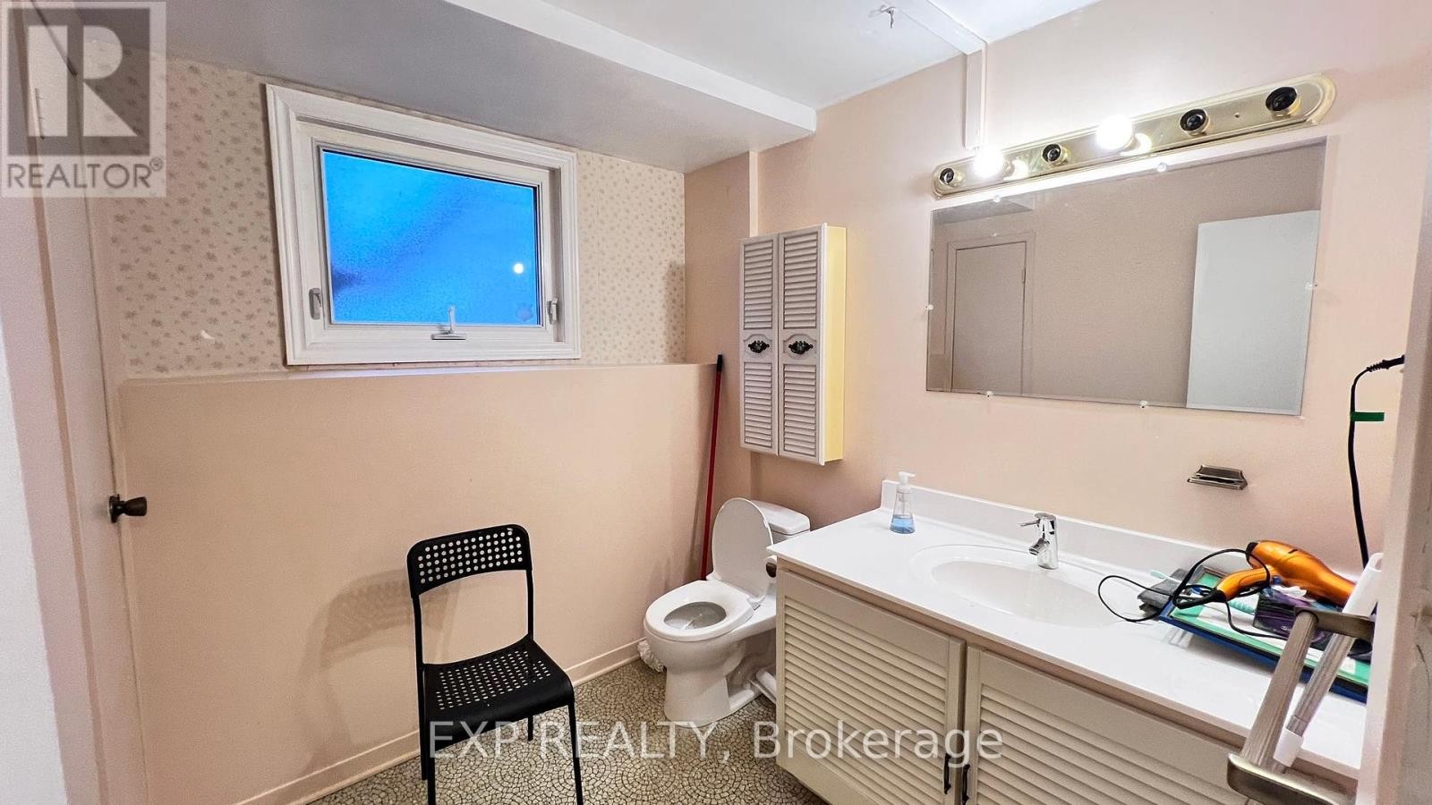












960 CAHILL DRIVE

,
Ottawa,




Ontario
K1V9H8

