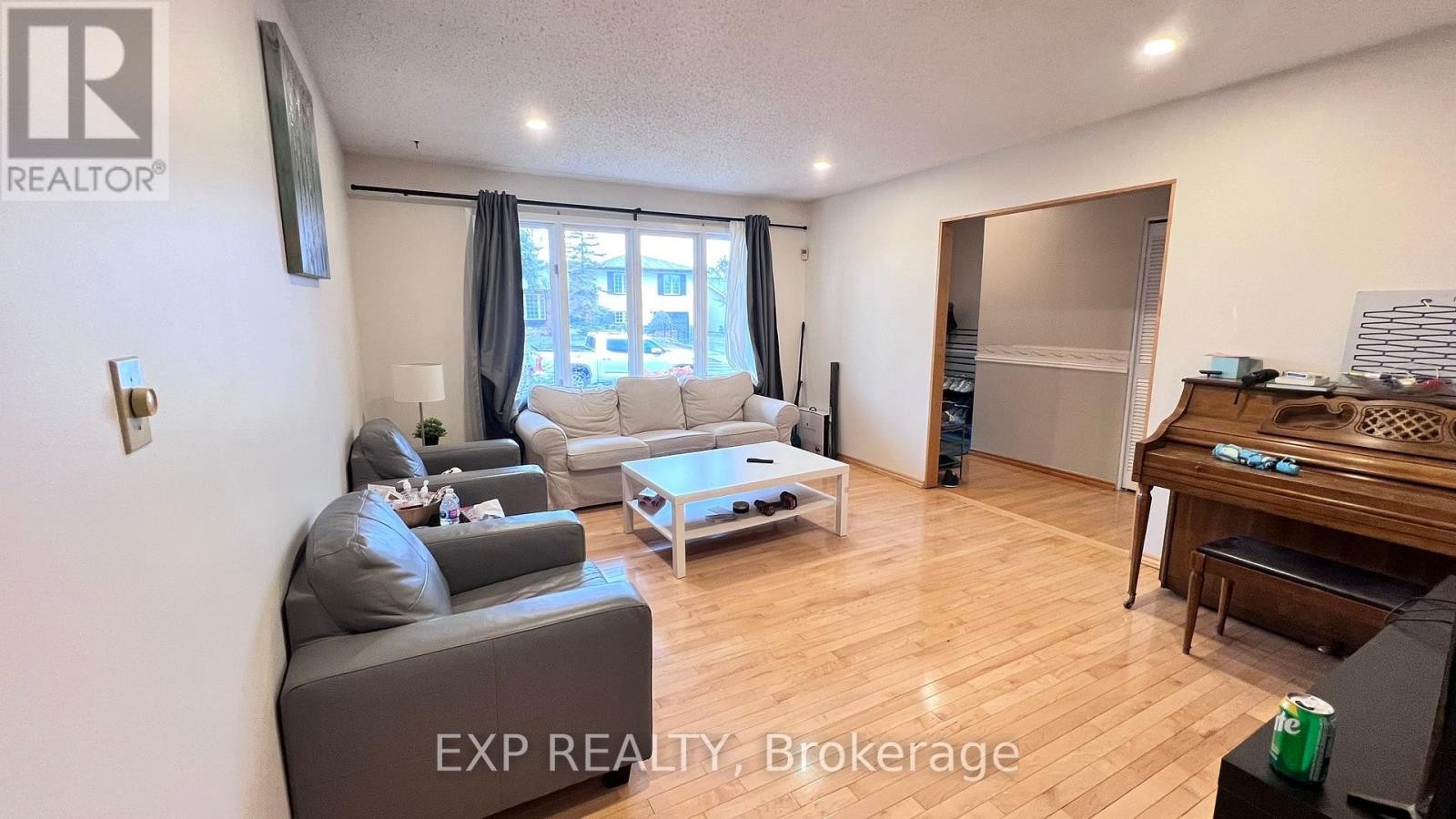 












960 CAHILL DRIVE

,
Ottawa,




Ontario
K1V9H8

