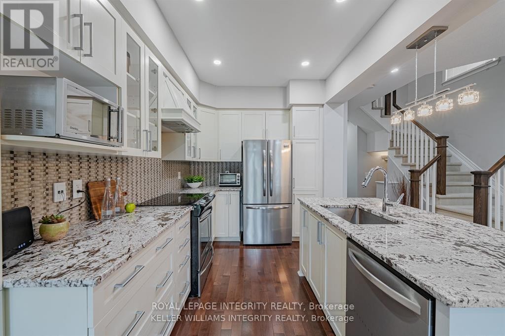 












268 KEYROCK DRIVE

,
Ottawa,




Ontario
K2T0G2

