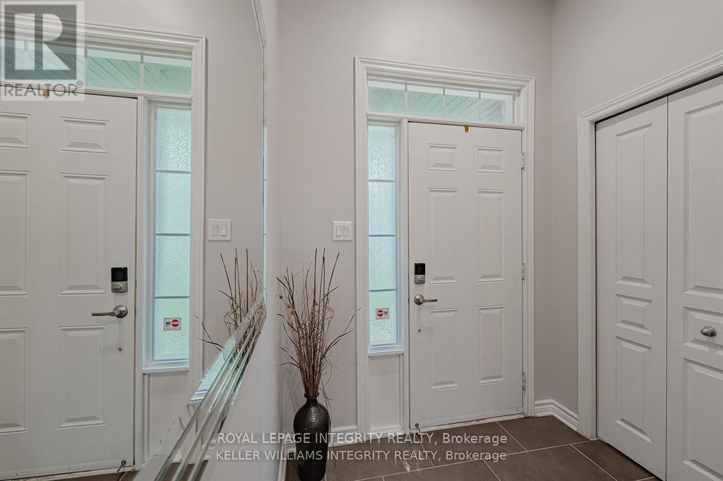 












268 KEYROCK DRIVE

,
Ottawa,




Ontario
K2T0G2

