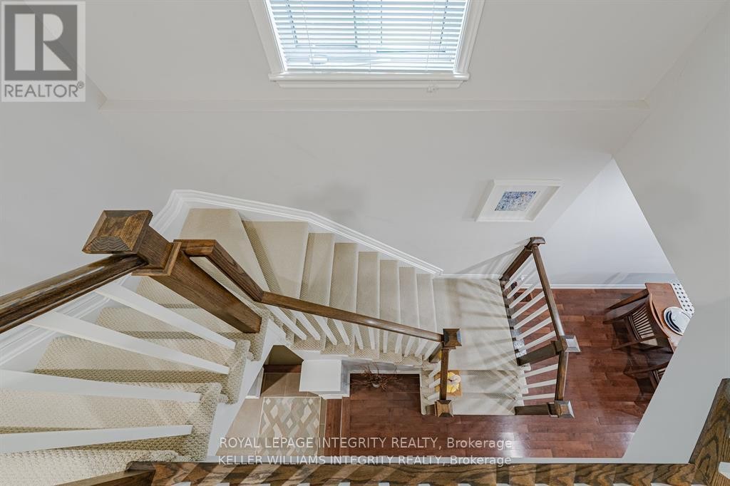 












268 KEYROCK DRIVE

,
Ottawa,




Ontario
K2T0G2

