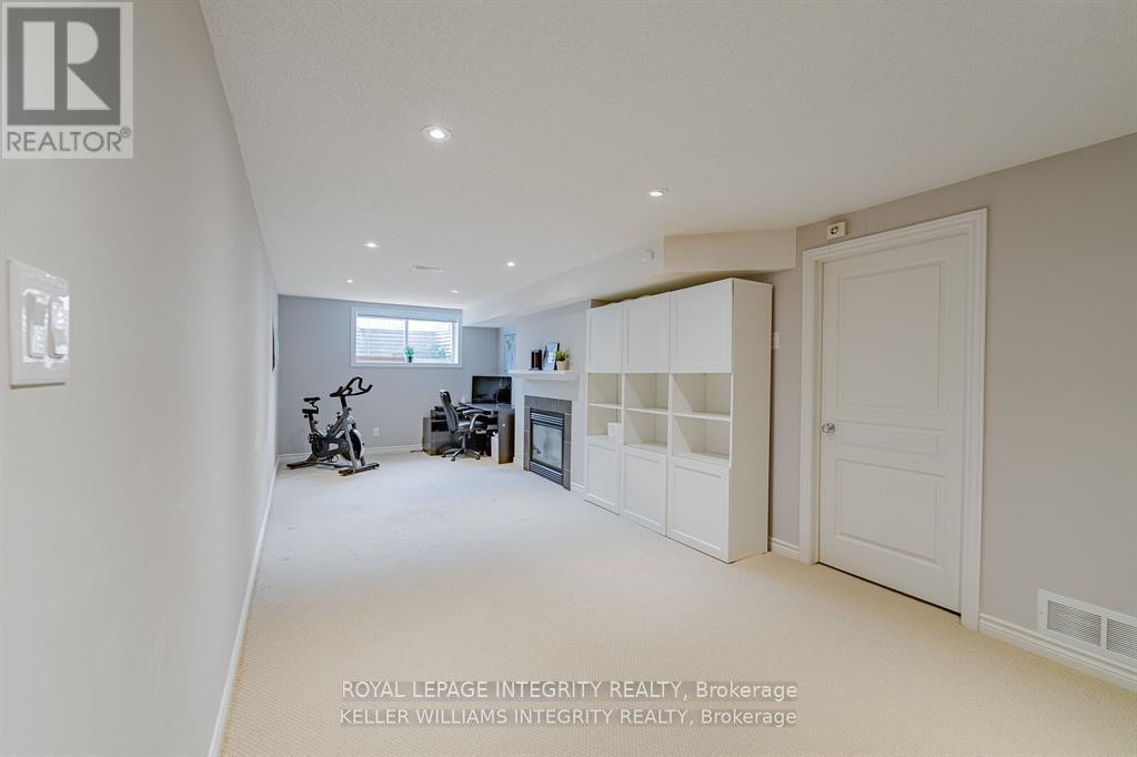 












268 KEYROCK DRIVE

,
Ottawa,




Ontario
K2T0G2


