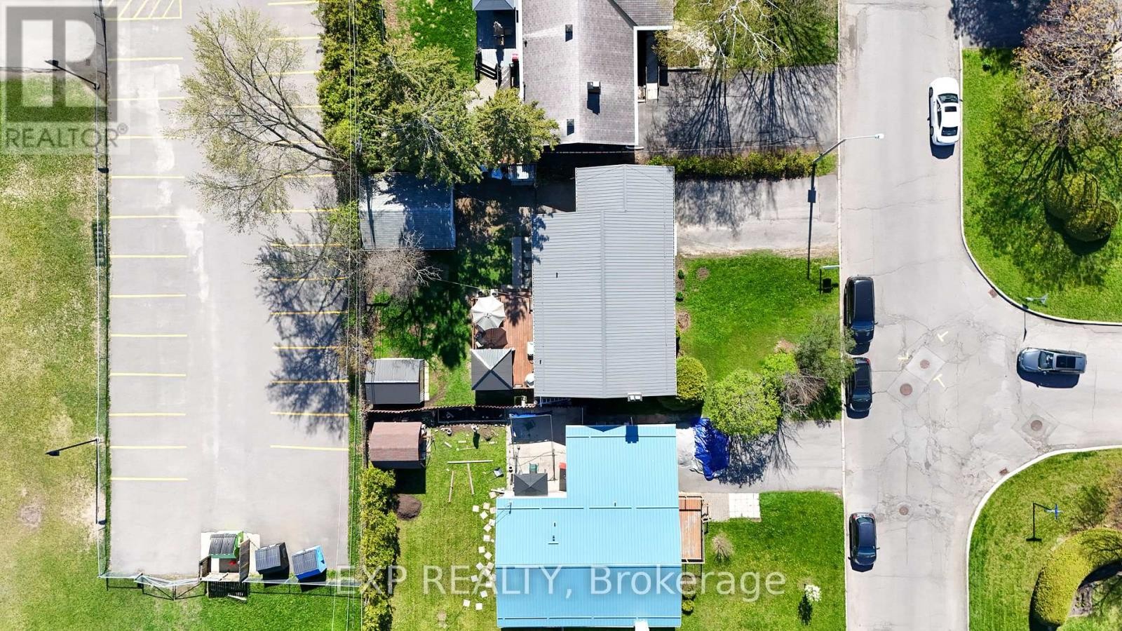 












322 GALLOWAY DRIVE

,
Ottawa,




Ontario
K1E1W3

