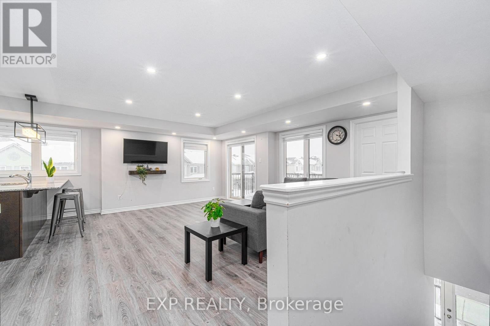 












103 WALLEYE PRIVATE

,
Ottawa,




Ontario
K2J6E2

