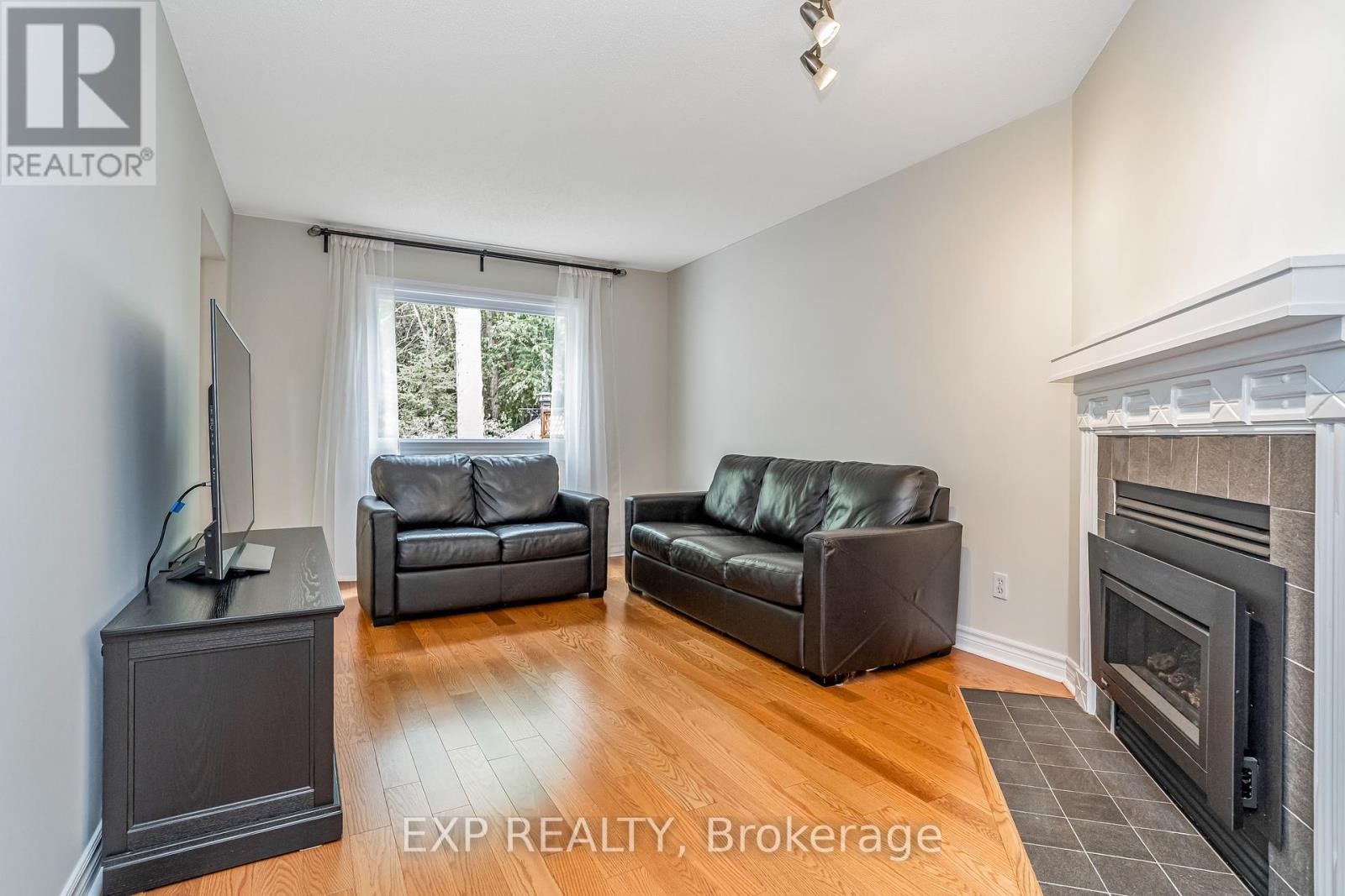 












18 FURLONG CRESCENT

,
Ottawa,




Ontario
K2M2J1

