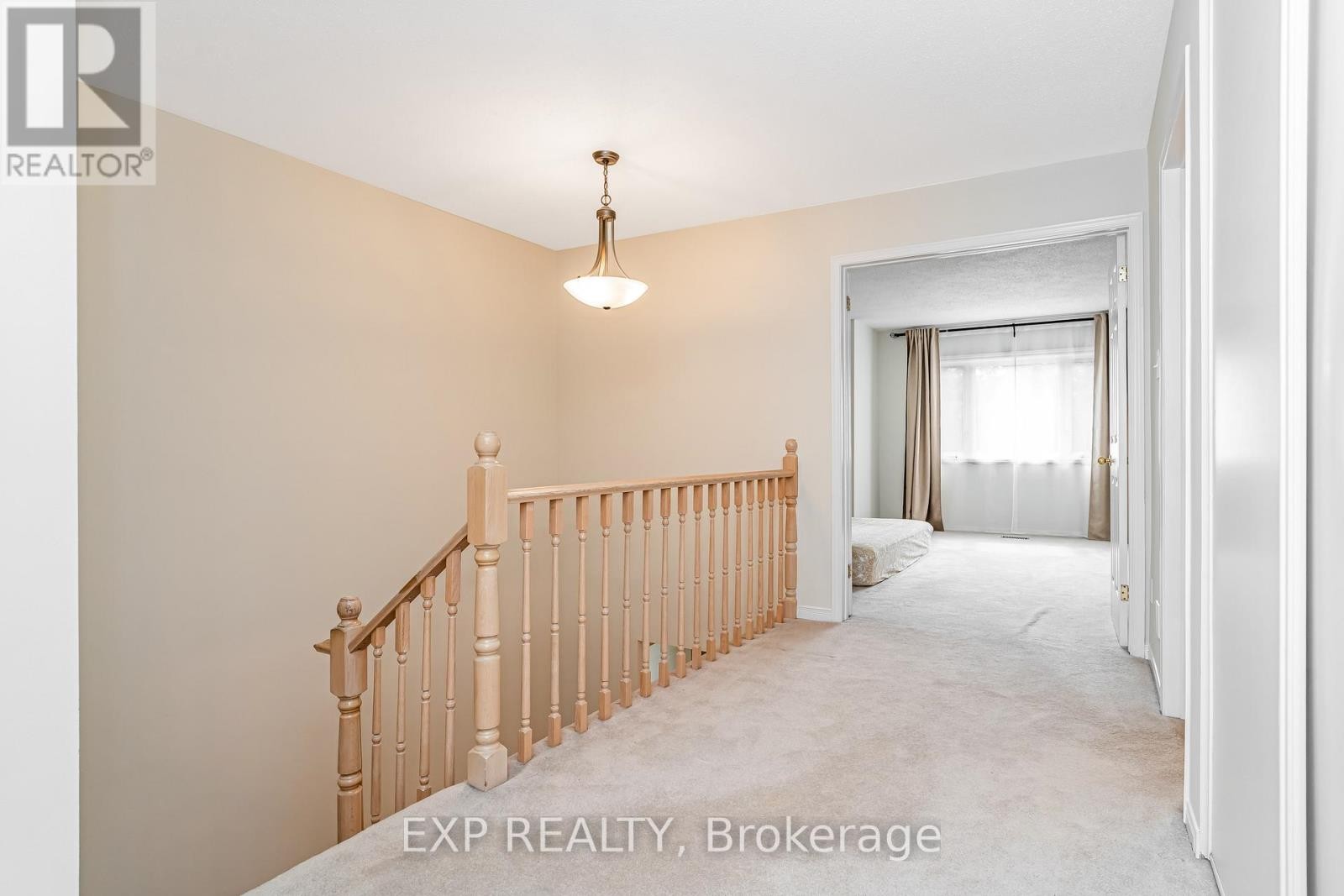 












18 FURLONG CRESCENT

,
Ottawa,




Ontario
K2M2J1

