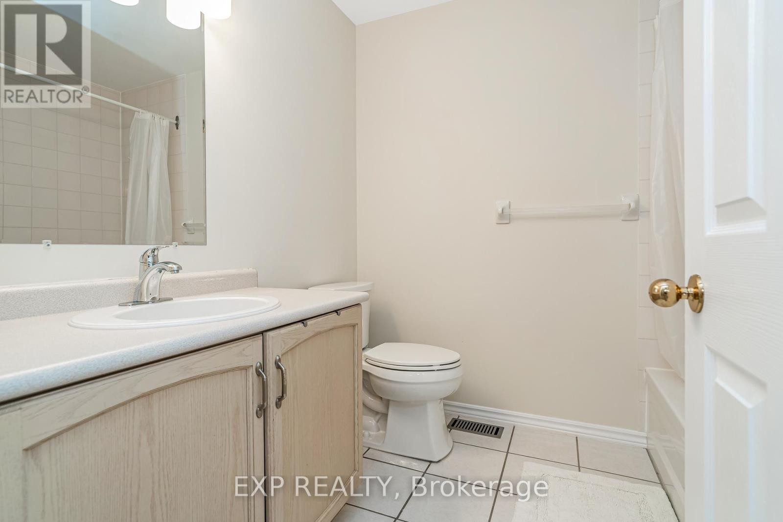 












18 FURLONG CRESCENT

,
Ottawa,




Ontario
K2M2J1

