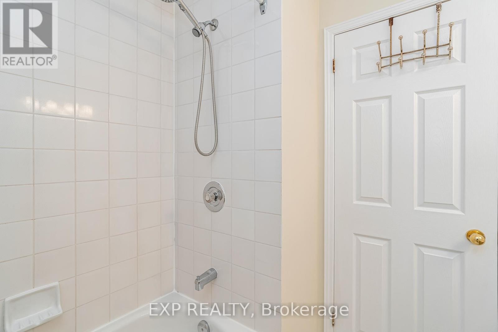 












18 FURLONG CRESCENT

,
Ottawa,




Ontario
K2M2J1

