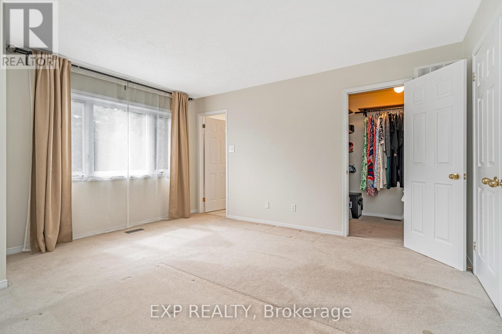 












18 FURLONG CRESCENT

,
Ottawa,




Ontario
K2M2J1

