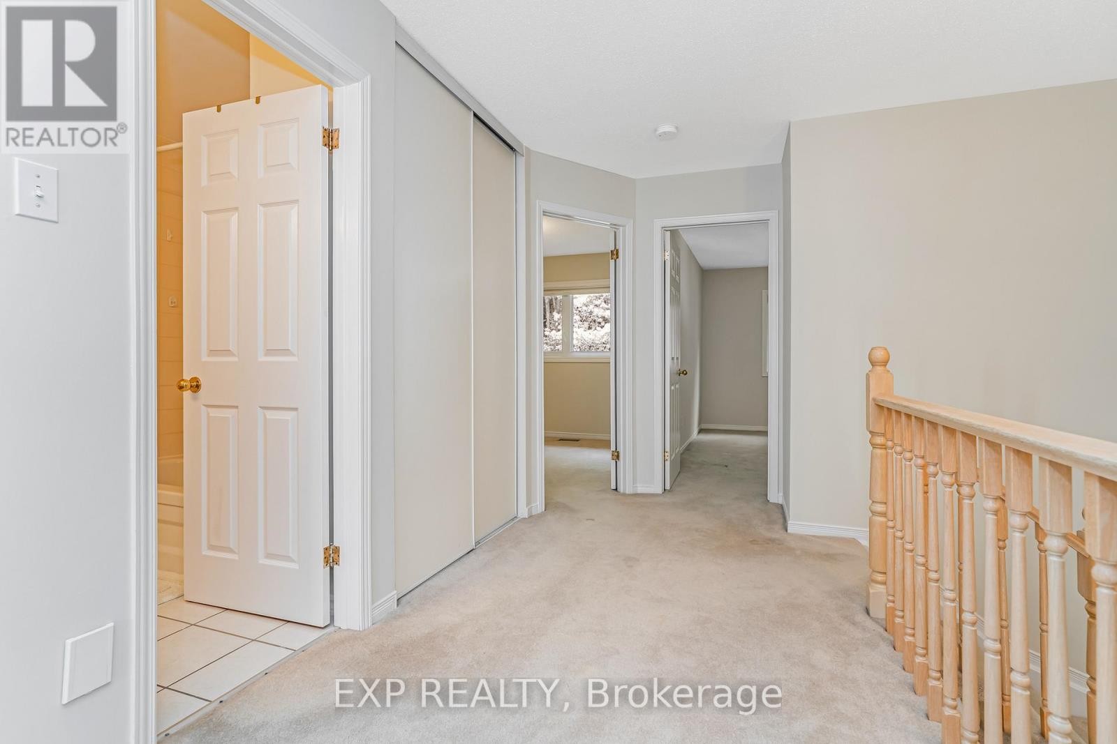 












18 FURLONG CRESCENT

,
Ottawa,




Ontario
K2M2J1


