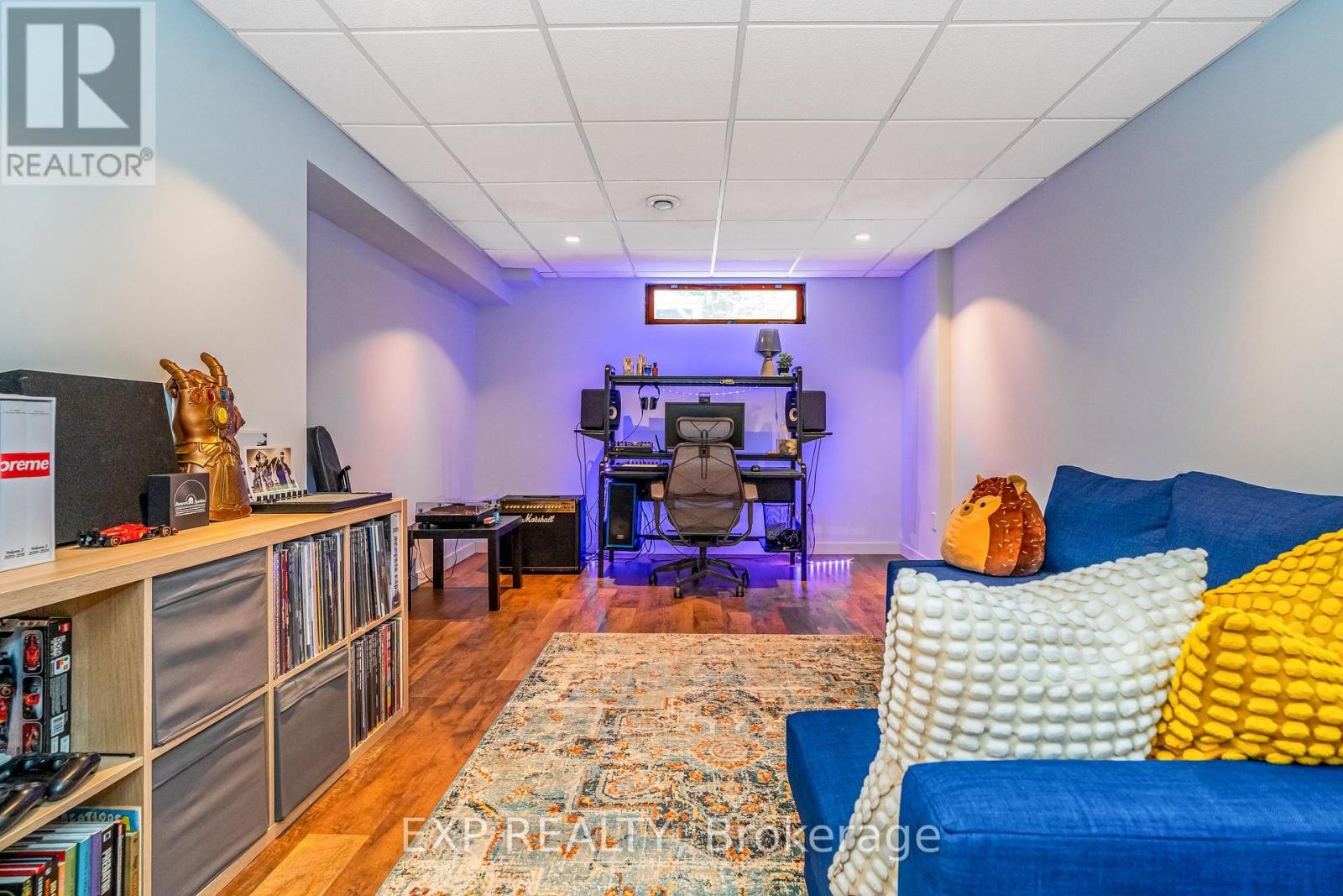 












18 FURLONG CRESCENT

,
Ottawa,




Ontario
K2M2J1


