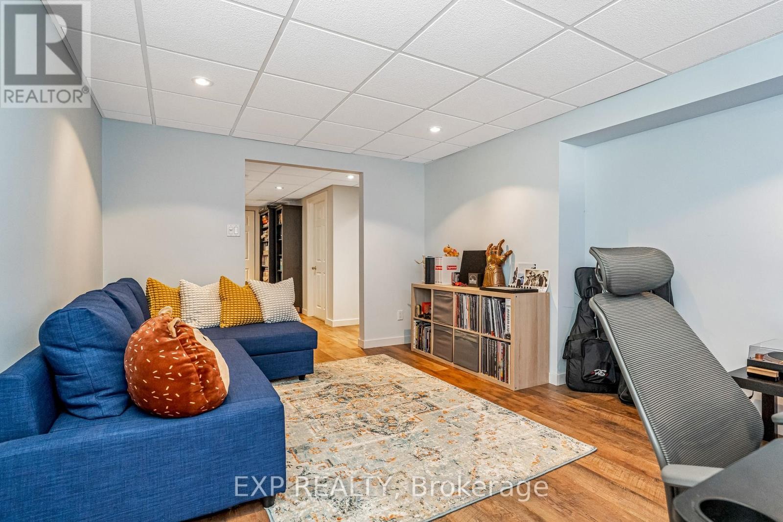 












18 FURLONG CRESCENT

,
Ottawa,




Ontario
K2M2J1

