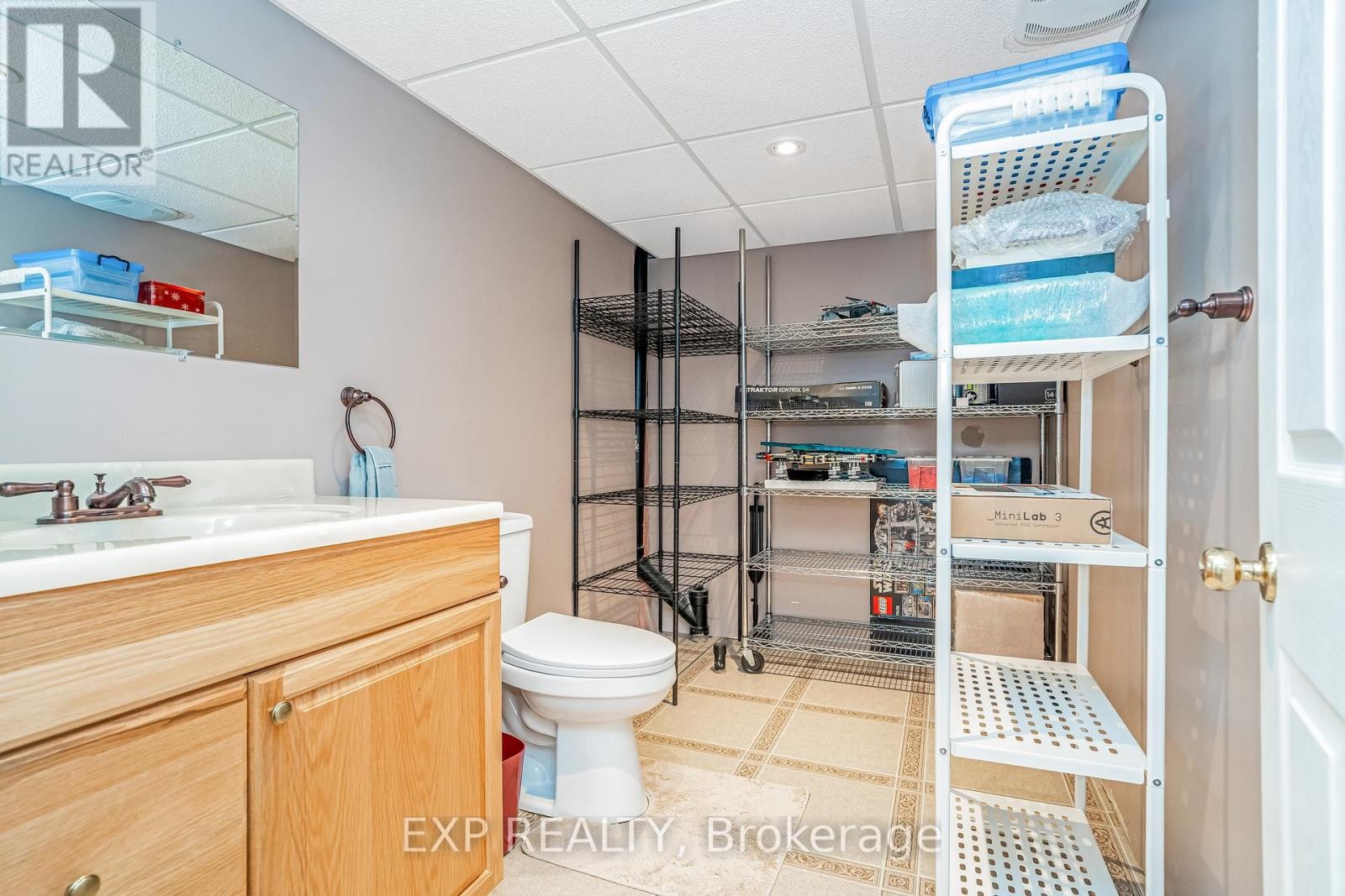 












18 FURLONG CRESCENT

,
Ottawa,




Ontario
K2M2J1

