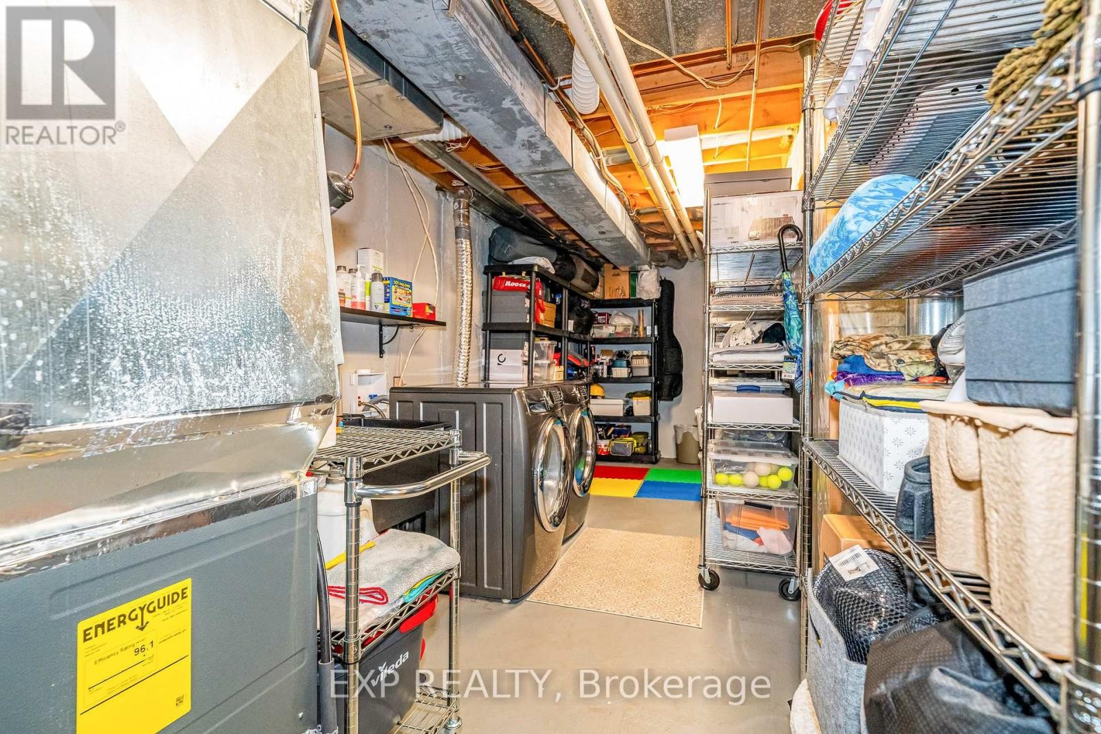 












18 FURLONG CRESCENT

,
Ottawa,




Ontario
K2M2J1

