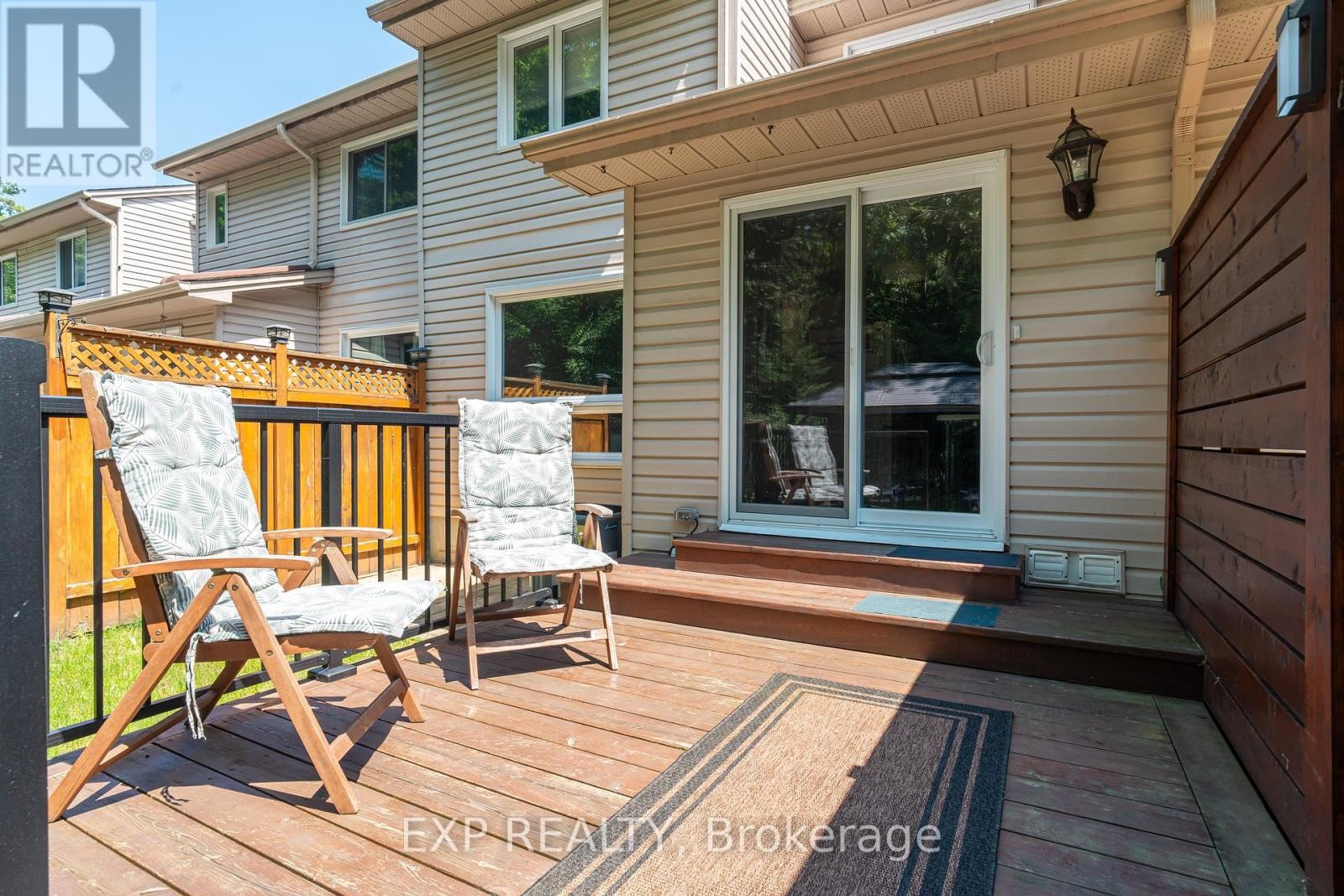 












18 FURLONG CRESCENT

,
Ottawa,




Ontario
K2M2J1

