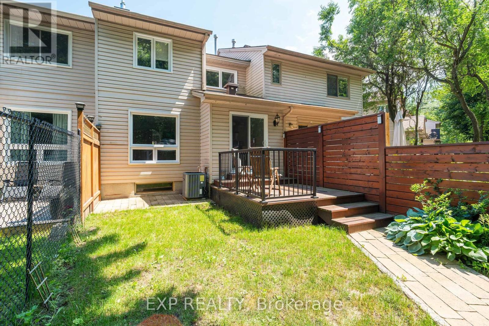 












18 FURLONG CRESCENT

,
Ottawa,




Ontario
K2M2J1

