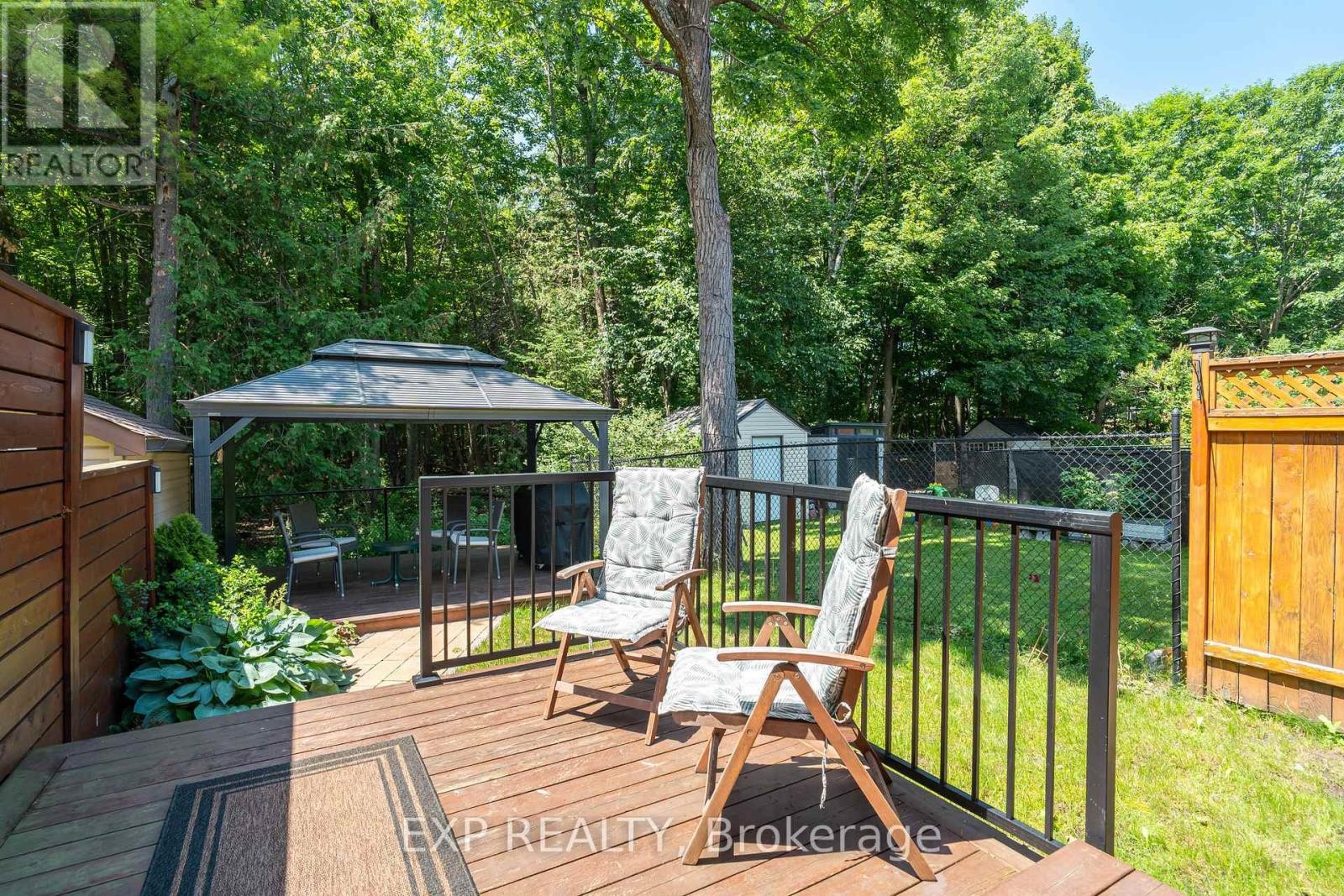 












18 FURLONG CRESCENT

,
Ottawa,




Ontario
K2M2J1

