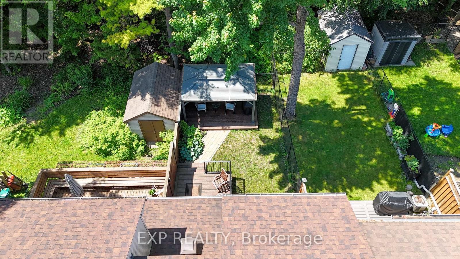 












18 FURLONG CRESCENT

,
Ottawa,




Ontario
K2M2J1

