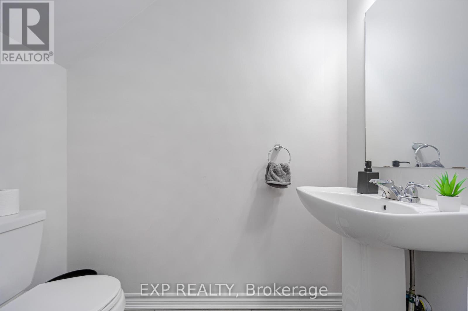 












103 WALLEYE PRIVATE

,
Ottawa,




Ontario
K2J6E2

