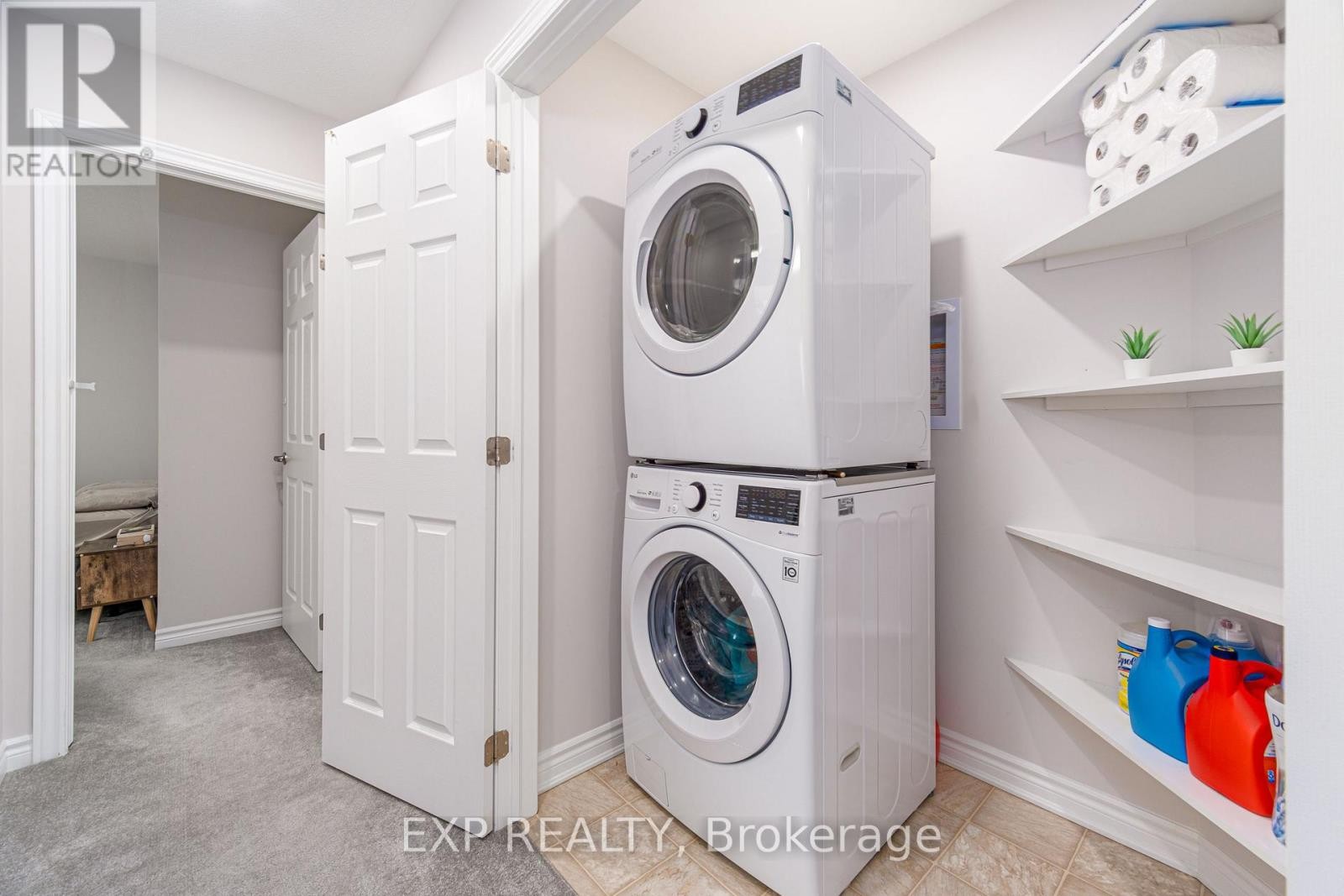 












103 WALLEYE PRIVATE

,
Ottawa,




Ontario
K2J6E2

