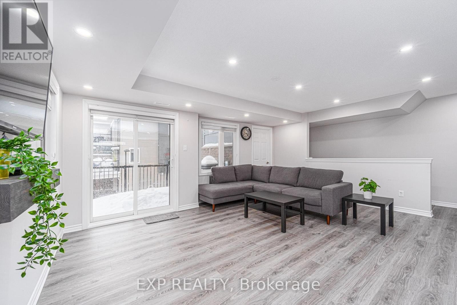 












103 WALLEYE PRIVATE

,
Ottawa,




Ontario
K2J6E2

