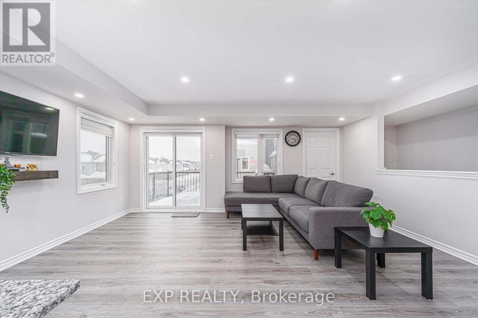 












103 WALLEYE PRIVATE

,
Ottawa,




Ontario
K2J6E2

