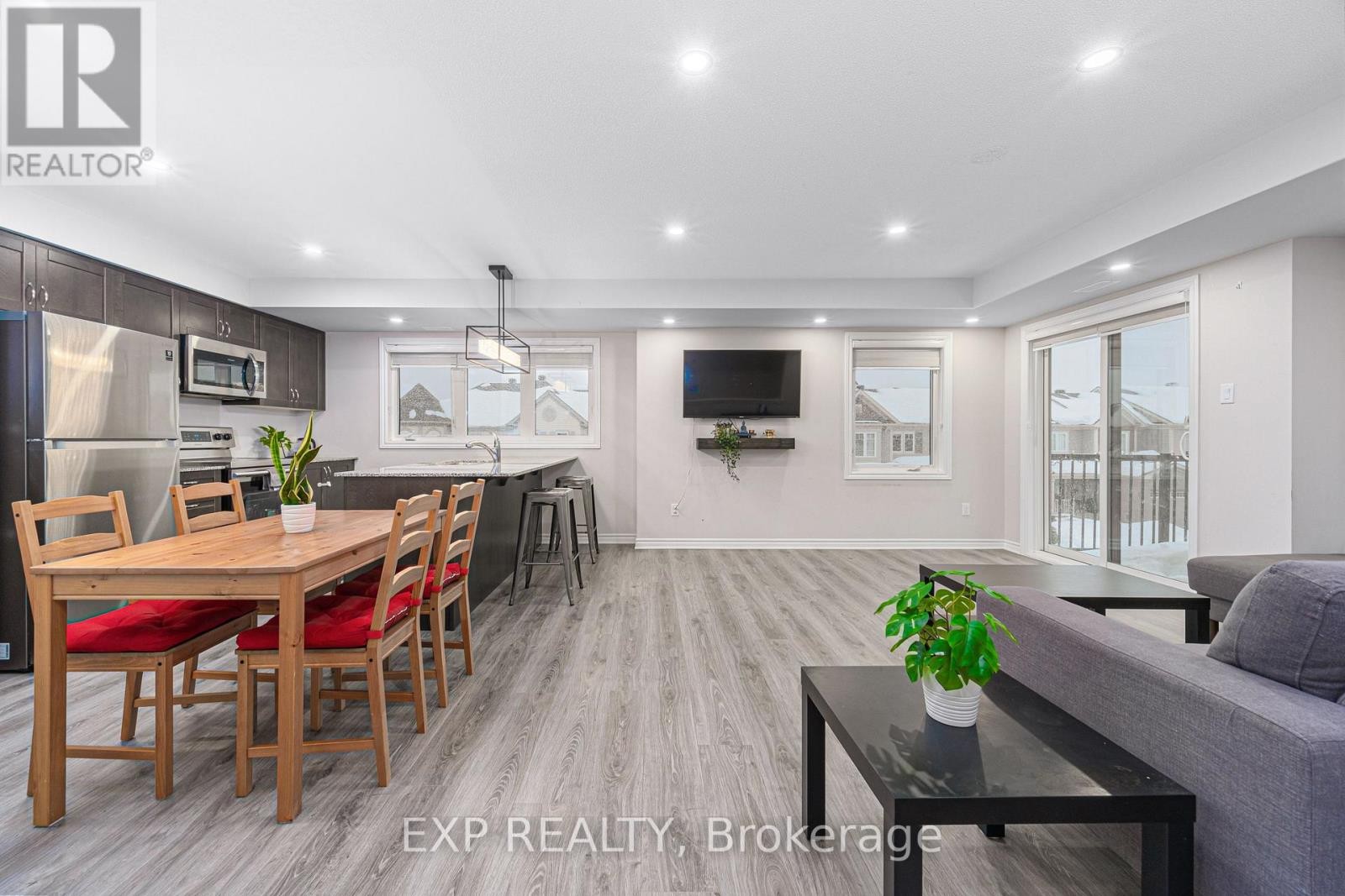 












103 WALLEYE PRIVATE

,
Ottawa,




Ontario
K2J6E2

