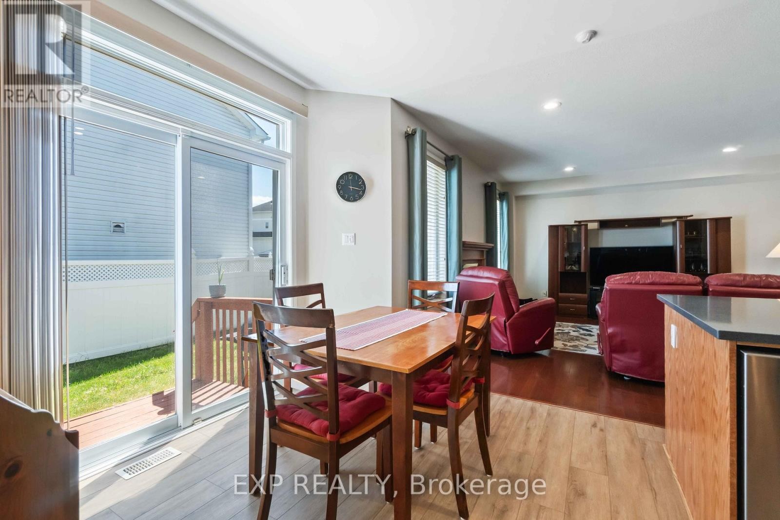 












104 YORKBERRY GATE

,
Ottawa,




Ontario
K1V1Z1

