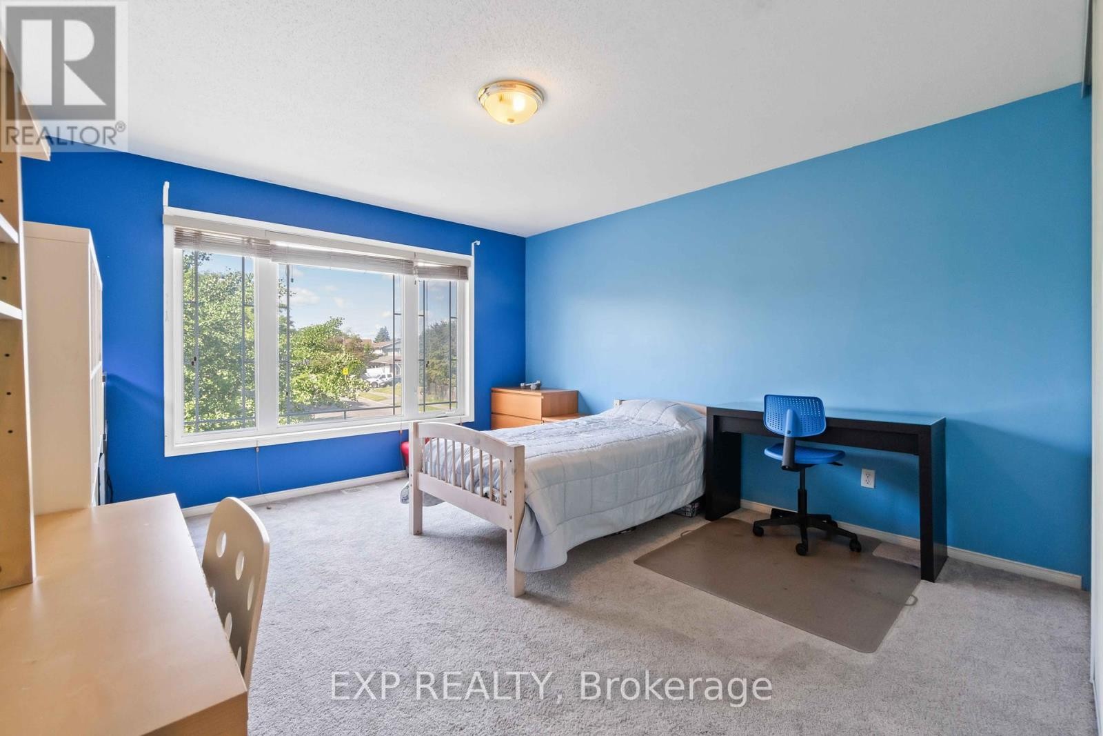 












104 YORKBERRY GATE

,
Ottawa,




Ontario
K1V1Z1

