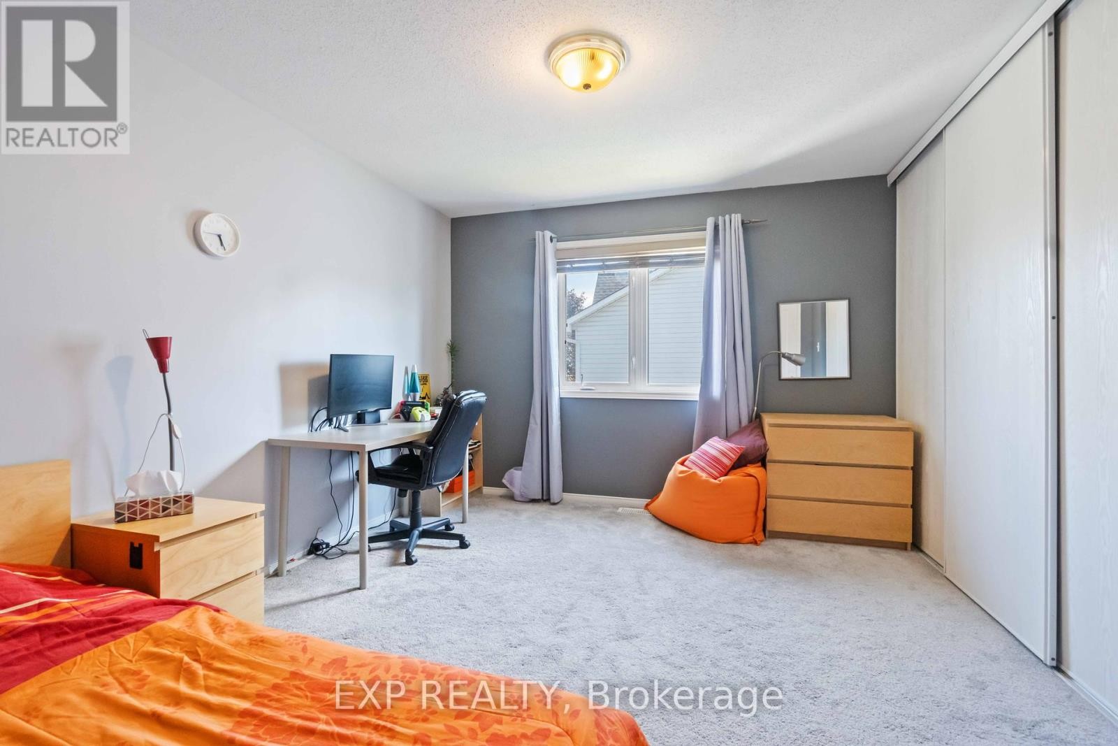 












104 YORKBERRY GATE

,
Ottawa,




Ontario
K1V1Z1

