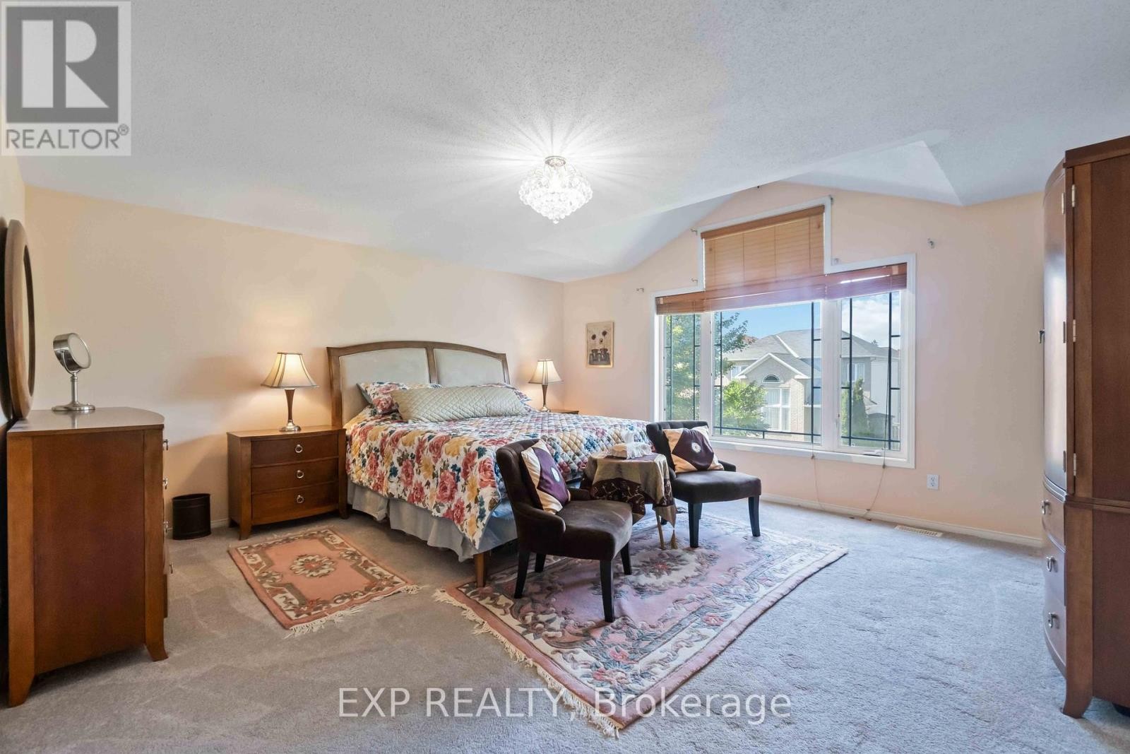 












104 YORKBERRY GATE

,
Ottawa,




Ontario
K1V1Z1

