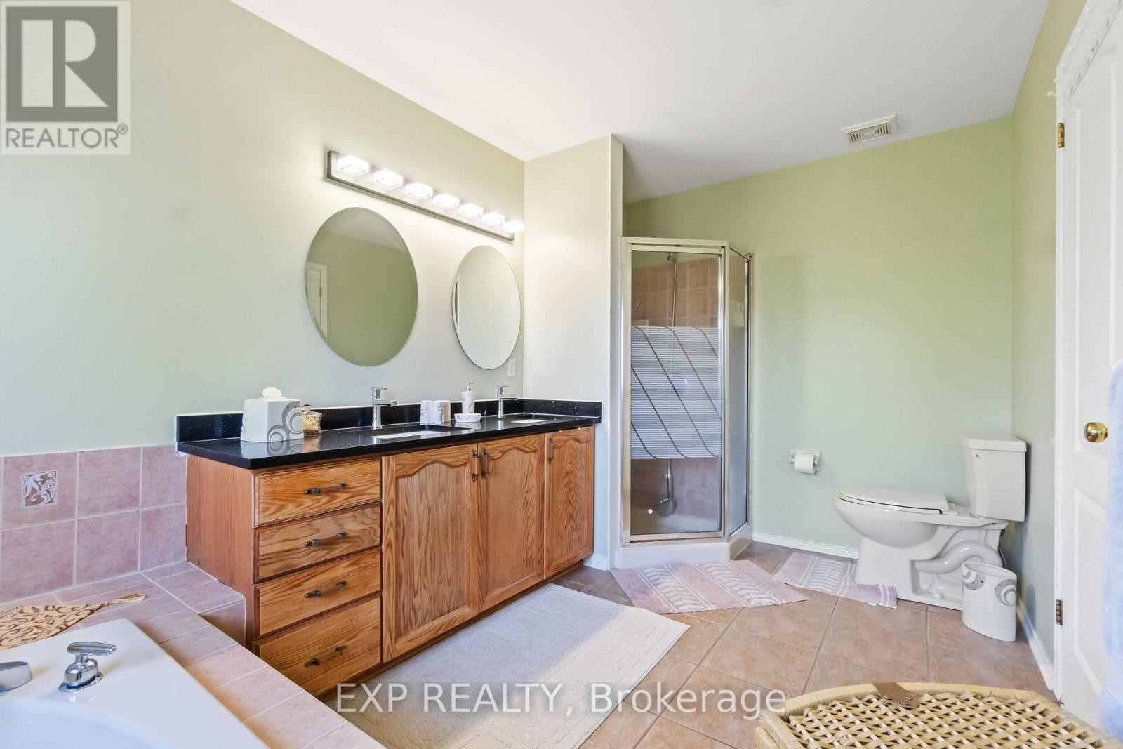












104 YORKBERRY GATE

,
Ottawa,




Ontario
K1V1Z1

