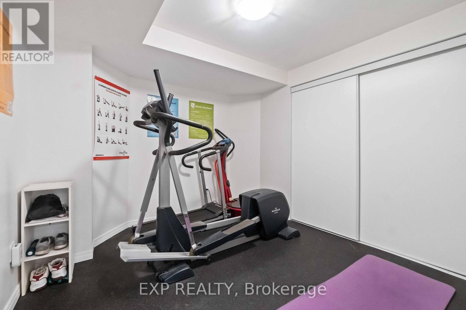 












104 YORKBERRY GATE

,
Ottawa,




Ontario
K1V1Z1

