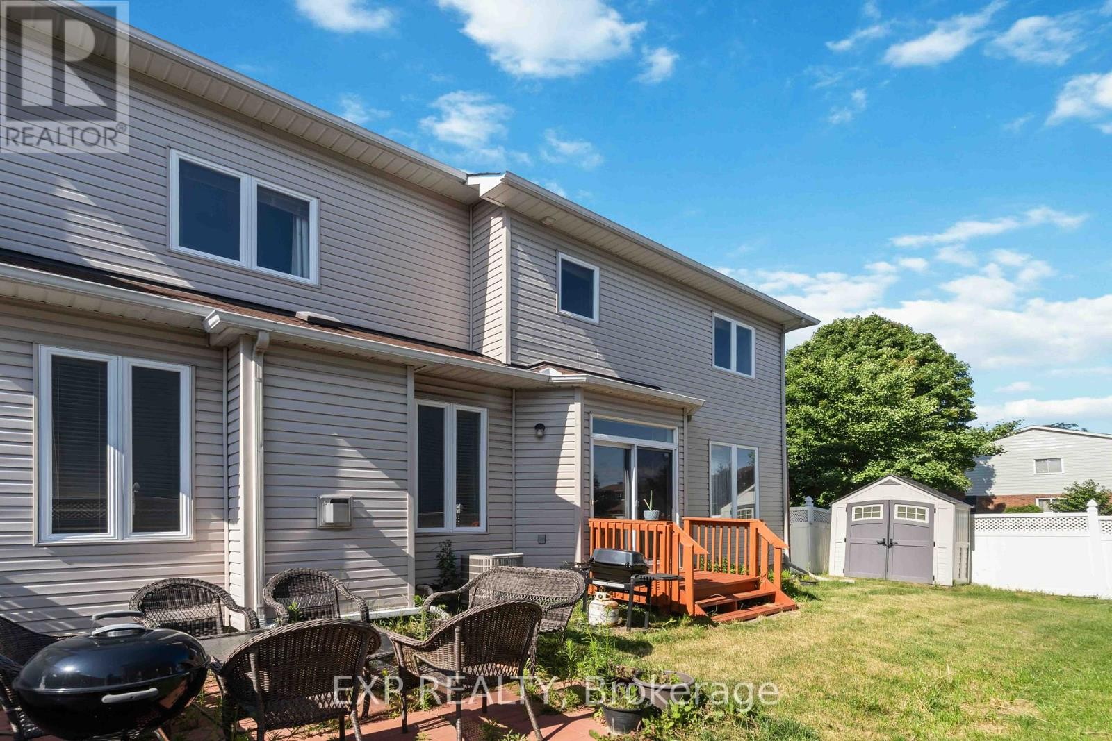 












104 YORKBERRY GATE

,
Ottawa,




Ontario
K1V1Z1

