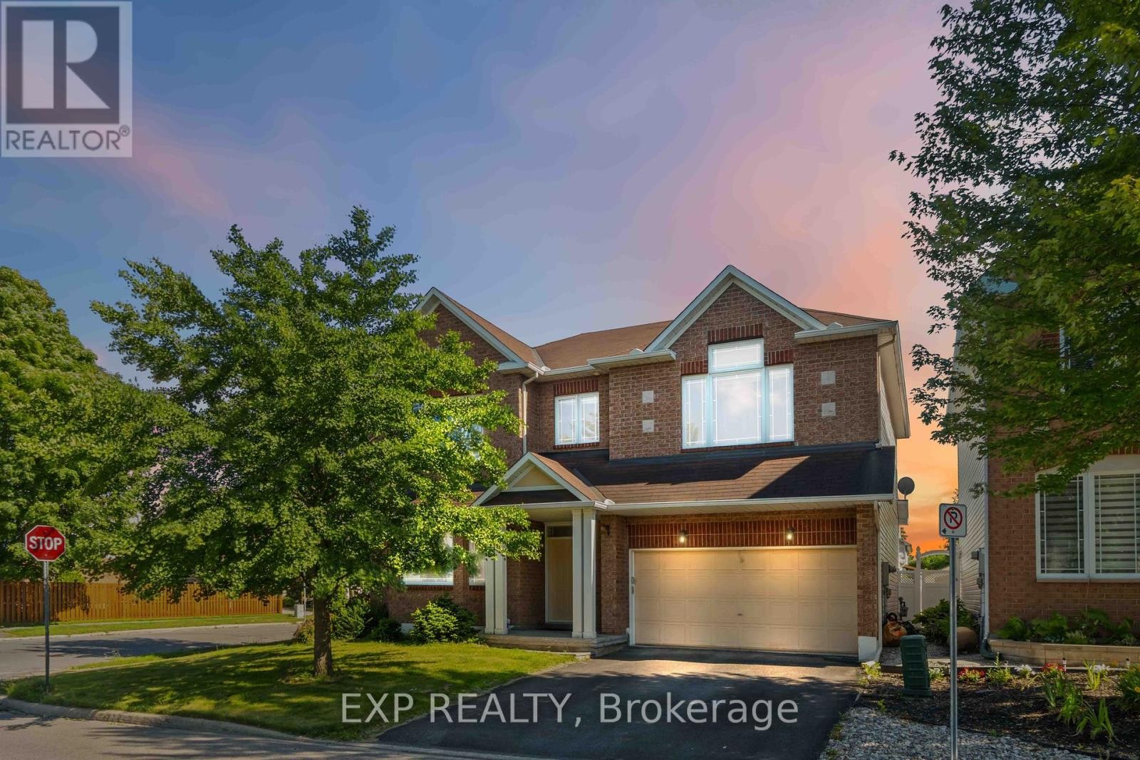 












104 YORKBERRY GATE

,
Ottawa,




Ontario
K1V1Z1

