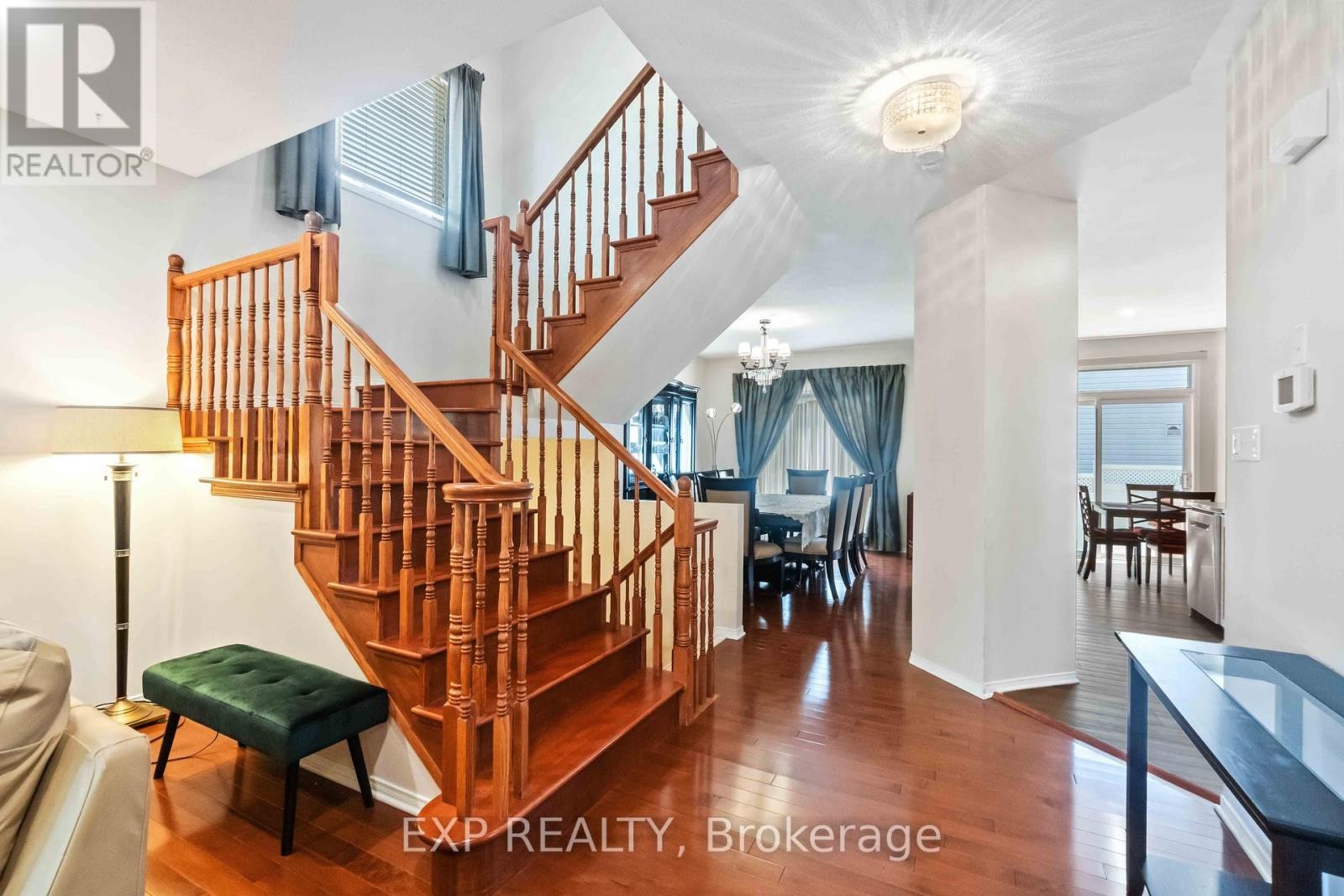 












104 YORKBERRY GATE

,
Ottawa,




Ontario
K1V1Z1

