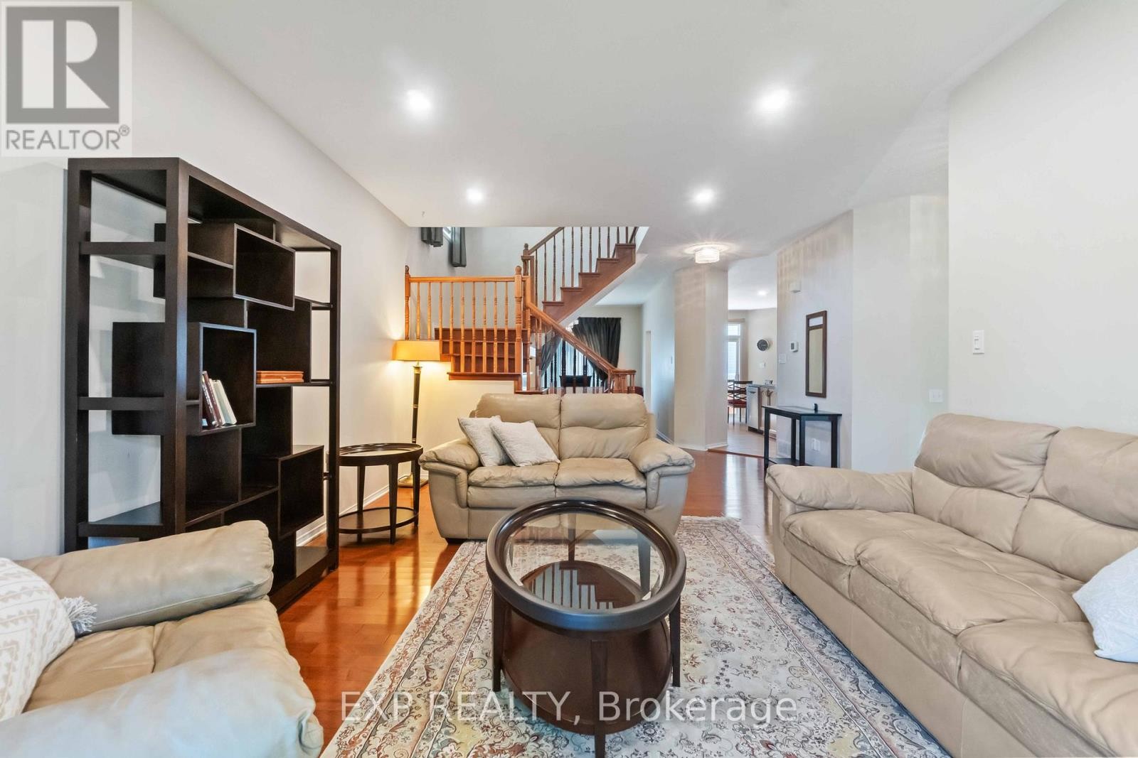 












104 YORKBERRY GATE

,
Ottawa,




Ontario
K1V1Z1

