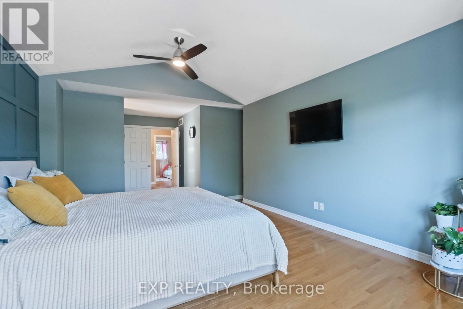 












90 CEDAR VALLEY DRIVE

,
Ottawa,




Ontario
K2M3A3

