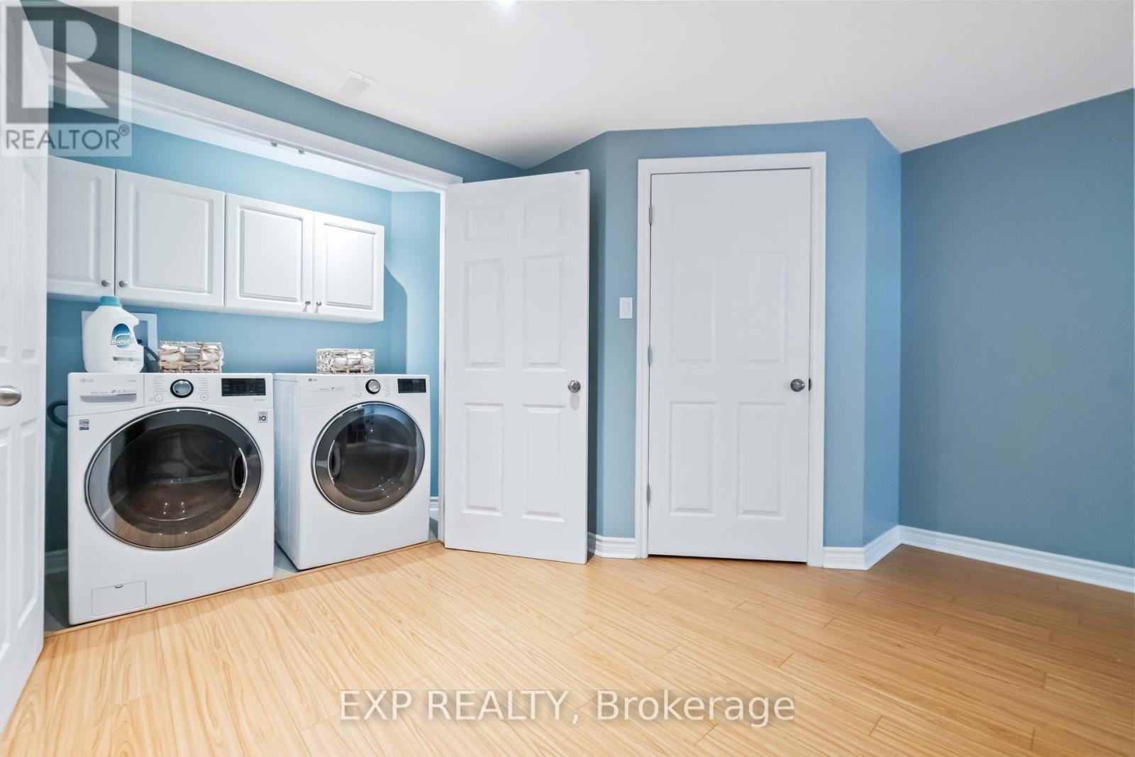 












90 CEDAR VALLEY DRIVE

,
Ottawa,




Ontario
K2M3A3

