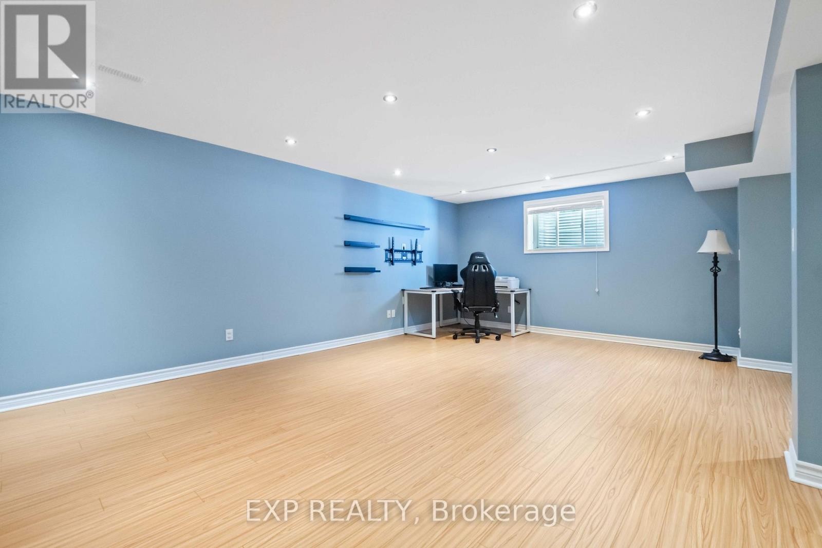 












90 CEDAR VALLEY DRIVE

,
Ottawa,




Ontario
K2M3A3

