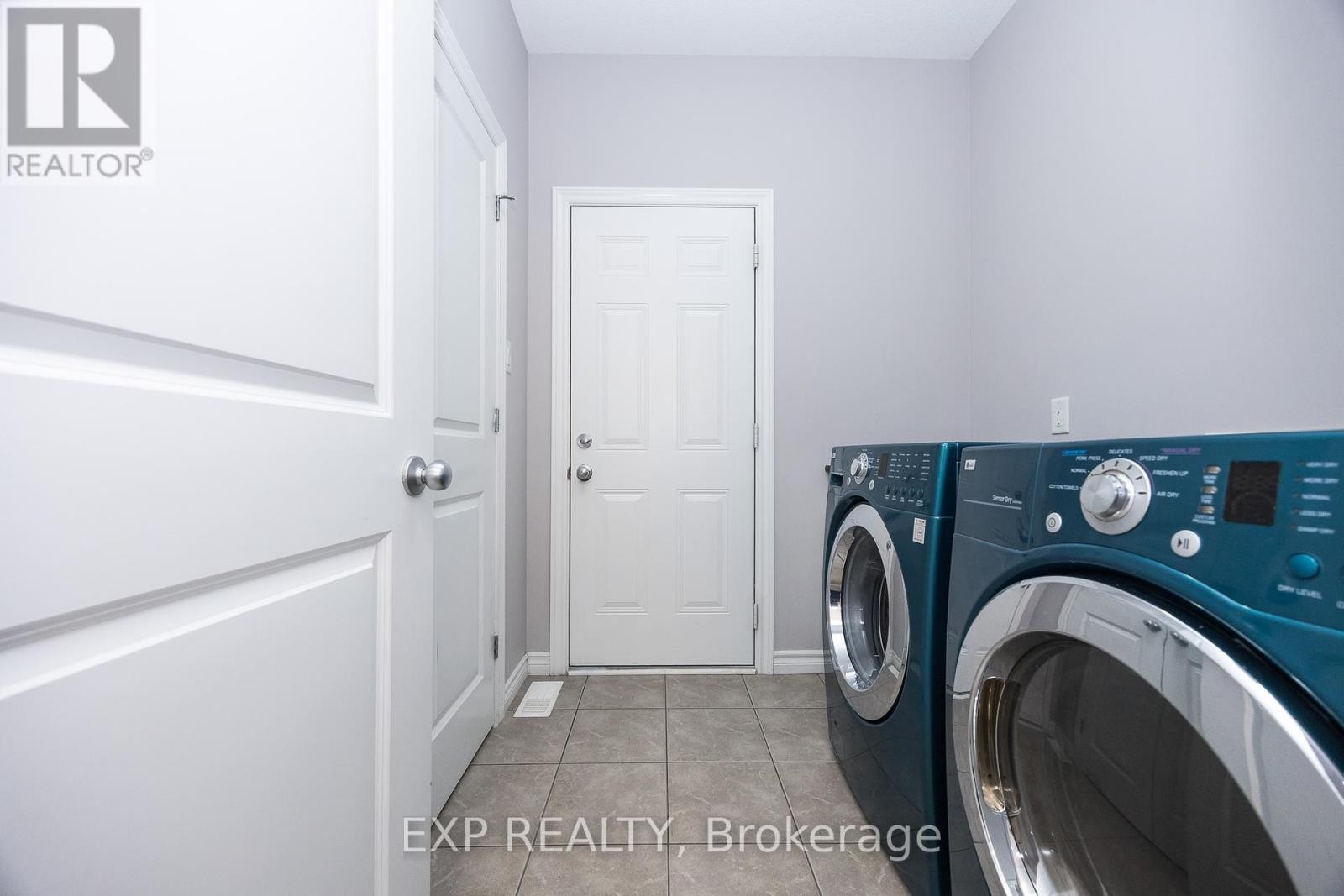 












31 GERTIE STREET

,
Ottawa,




Ontario
K0A2Z0

