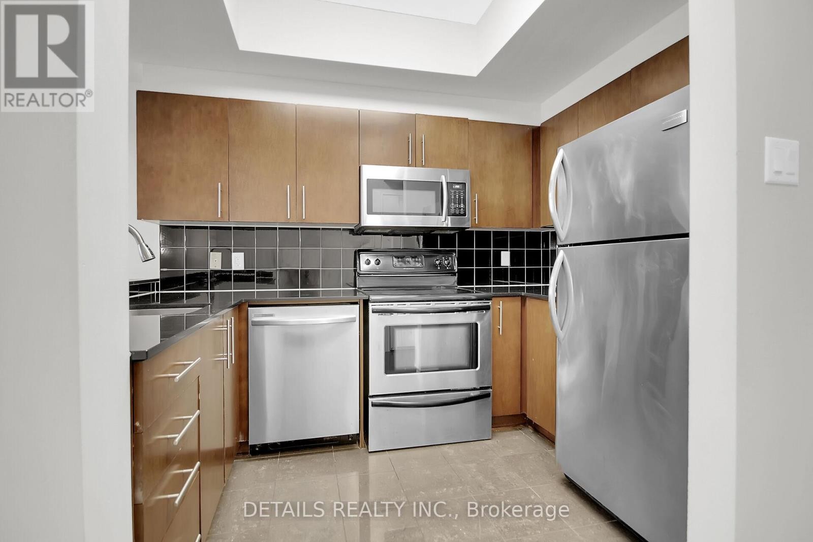 












1202 - 200 RIDEAU STREET

,
Ottawa,




Ontario
K1N5Y1

