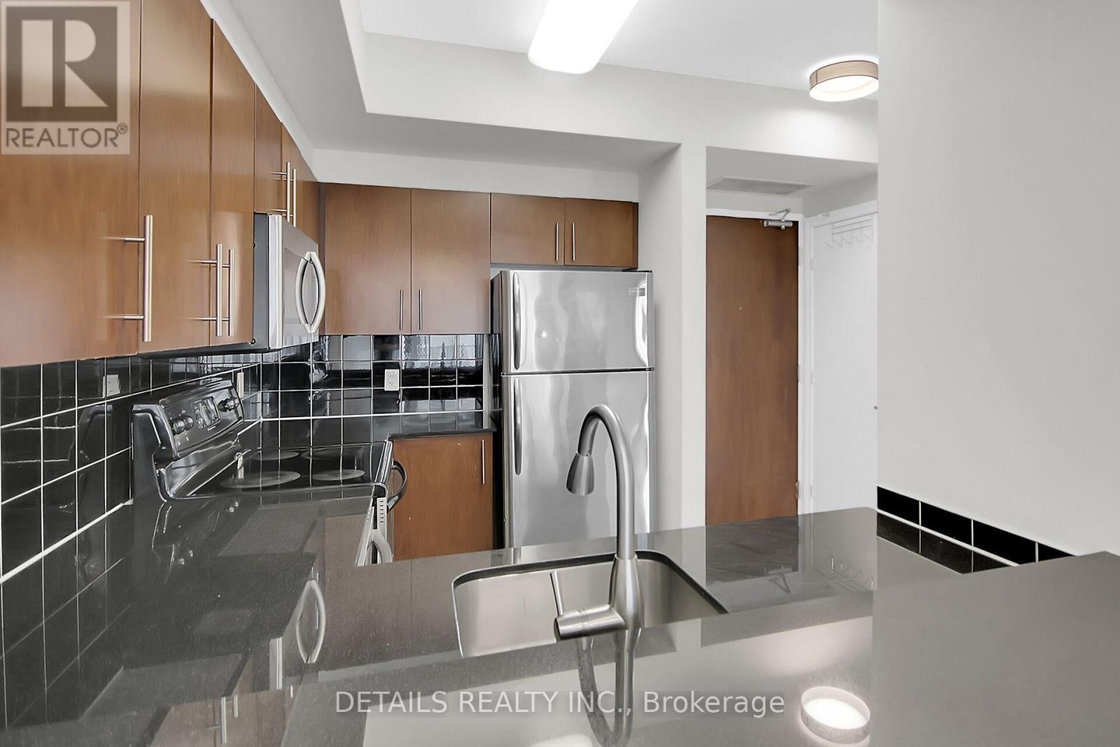 












1202 - 200 RIDEAU STREET

,
Ottawa,




Ontario
K1N5Y1

