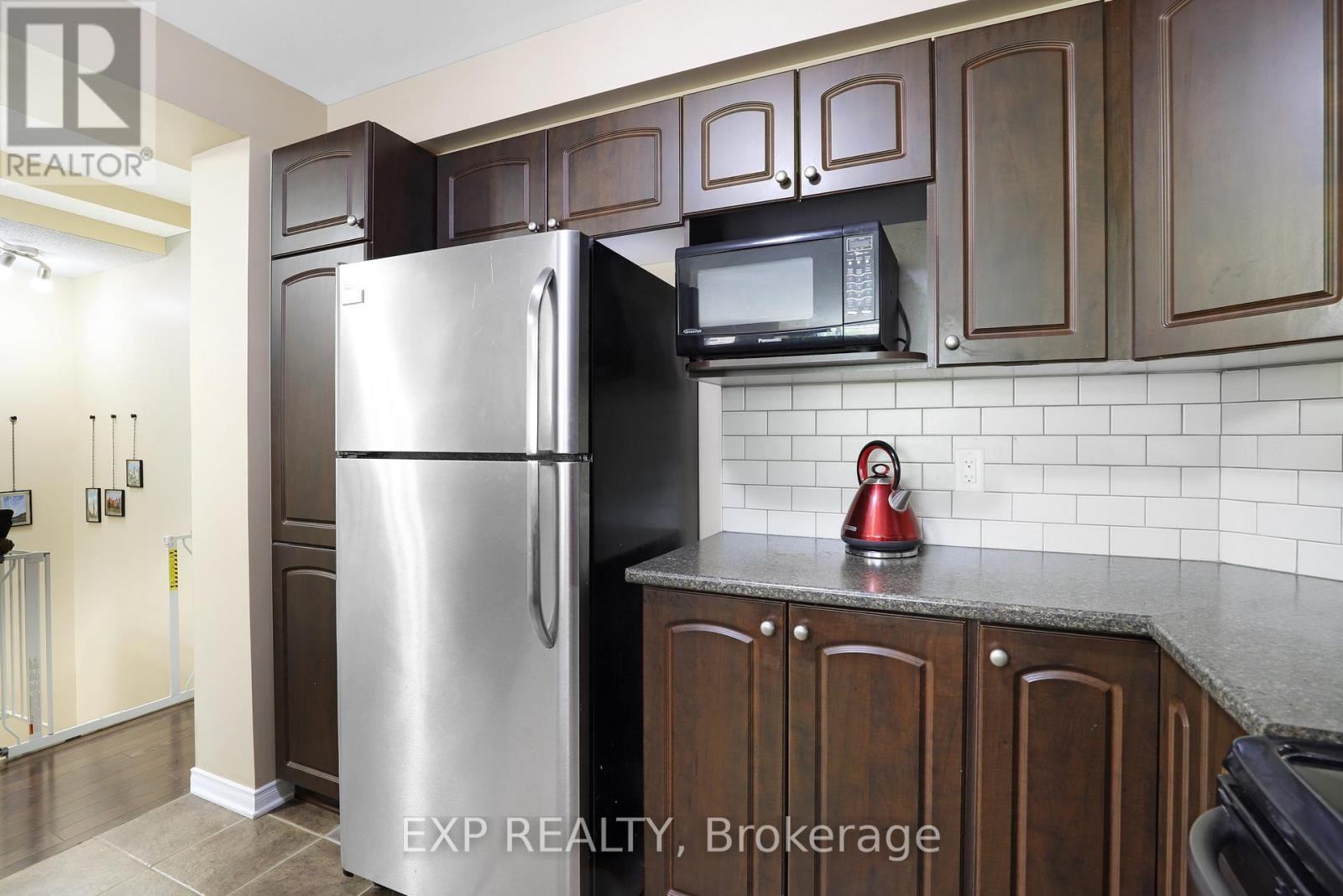 












116 QUITO PRIVATE

,
Ottawa,




Ontario
K2E0A9

