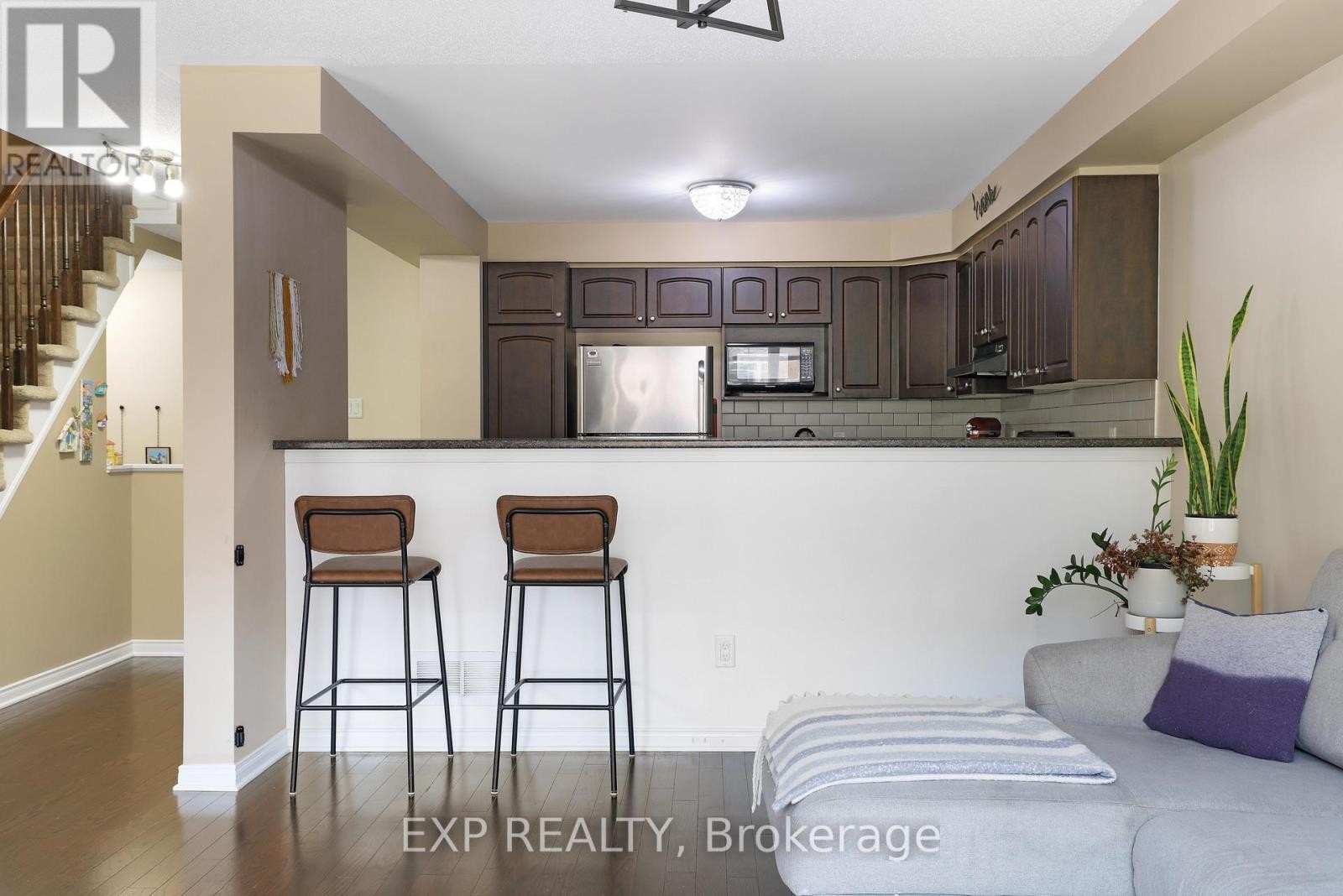 












116 QUITO PRIVATE

,
Ottawa,




Ontario
K2E0A9

