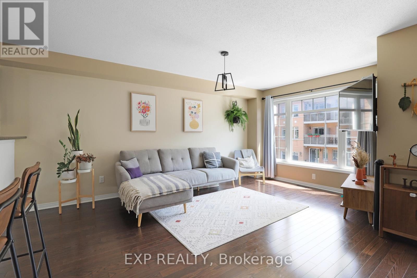 












116 QUITO PRIVATE

,
Ottawa,




Ontario
K2E0A9

