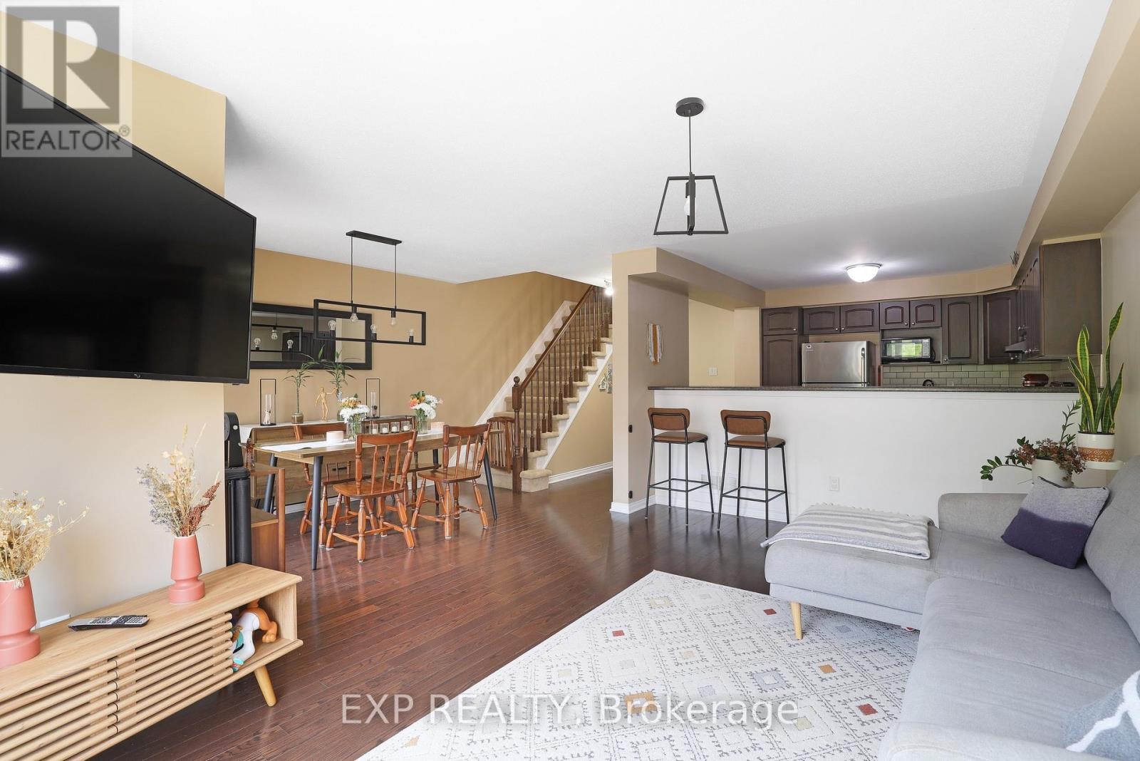 












116 QUITO PRIVATE

,
Ottawa,




Ontario
K2E0A9

