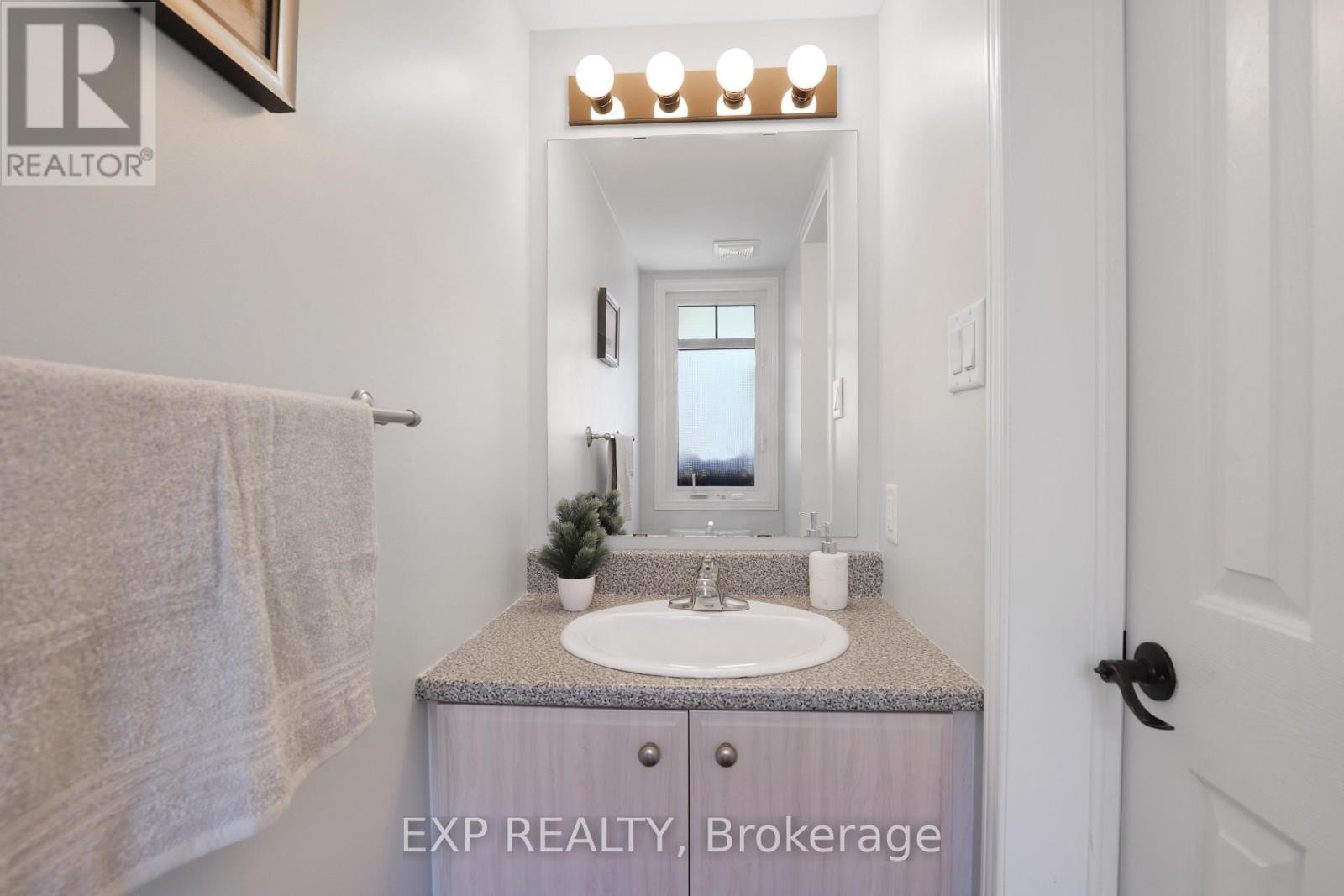 












116 QUITO PRIVATE

,
Ottawa,




Ontario
K2E0A9

